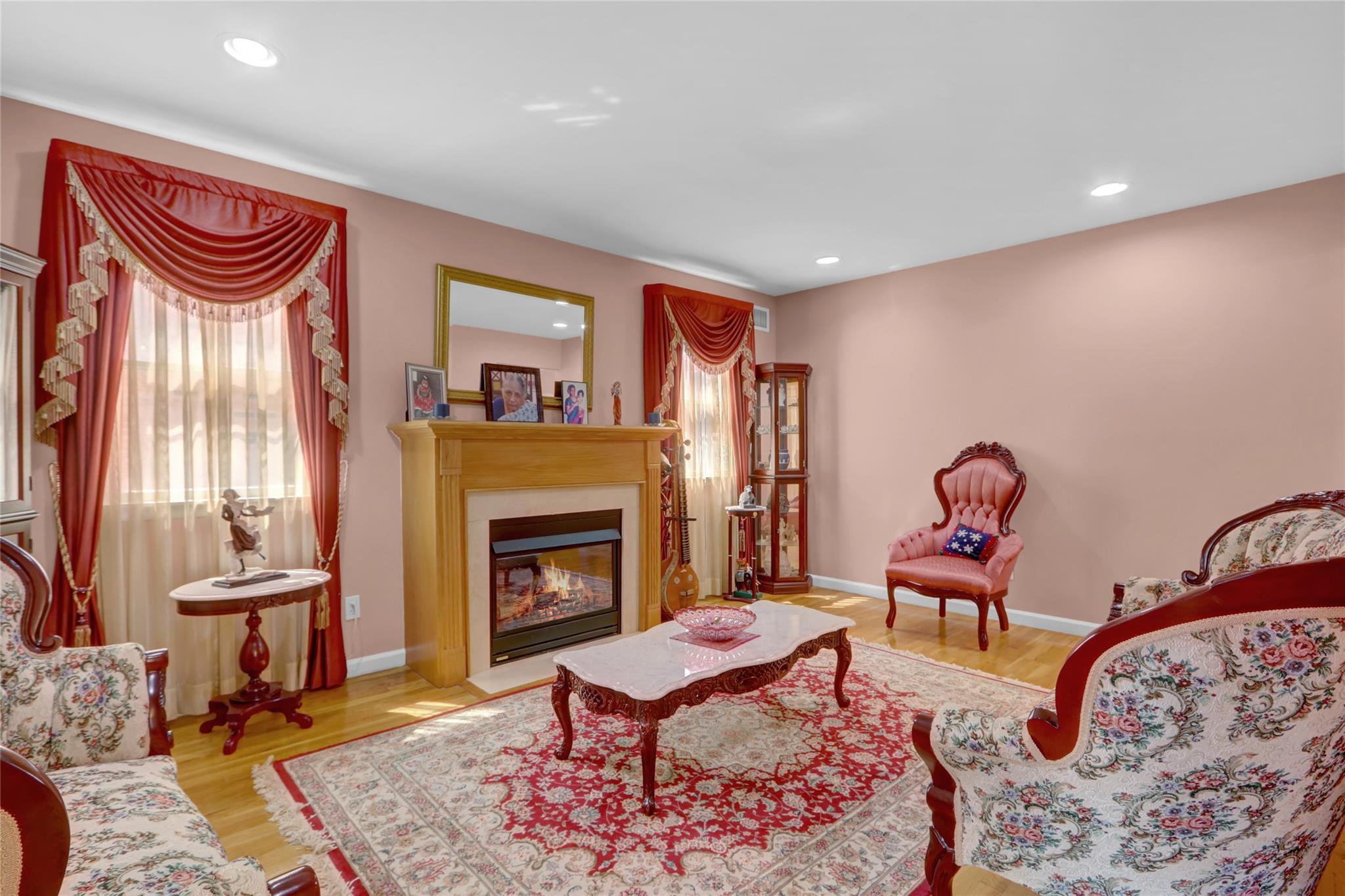 Single Family Cresthaven  Queens, NY 11357, MLS-888106-5