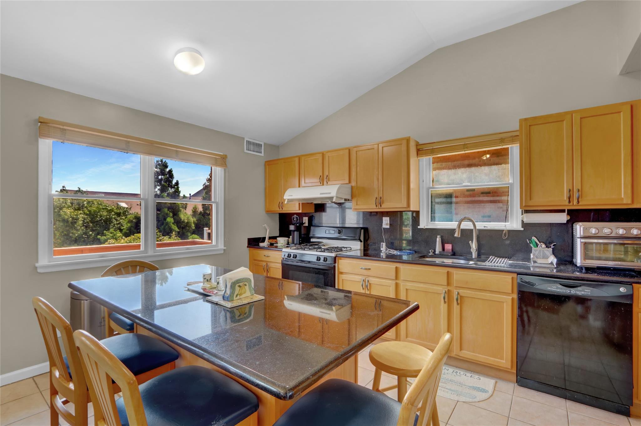 Single Family Cresthaven  Queens, NY 11357, MLS-888106-8