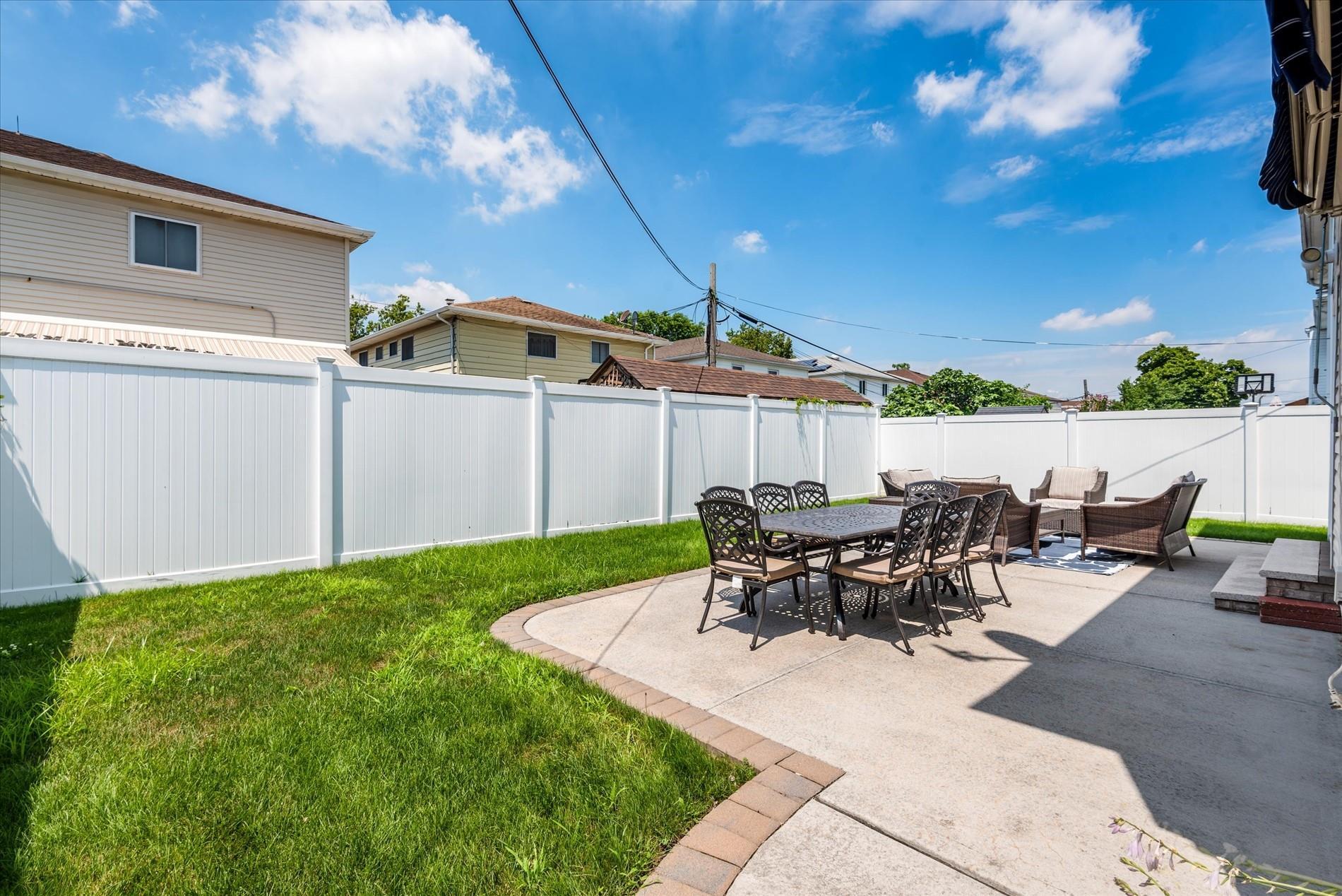 Single Family 84th  Queens, NY 11414, MLS-888125-33