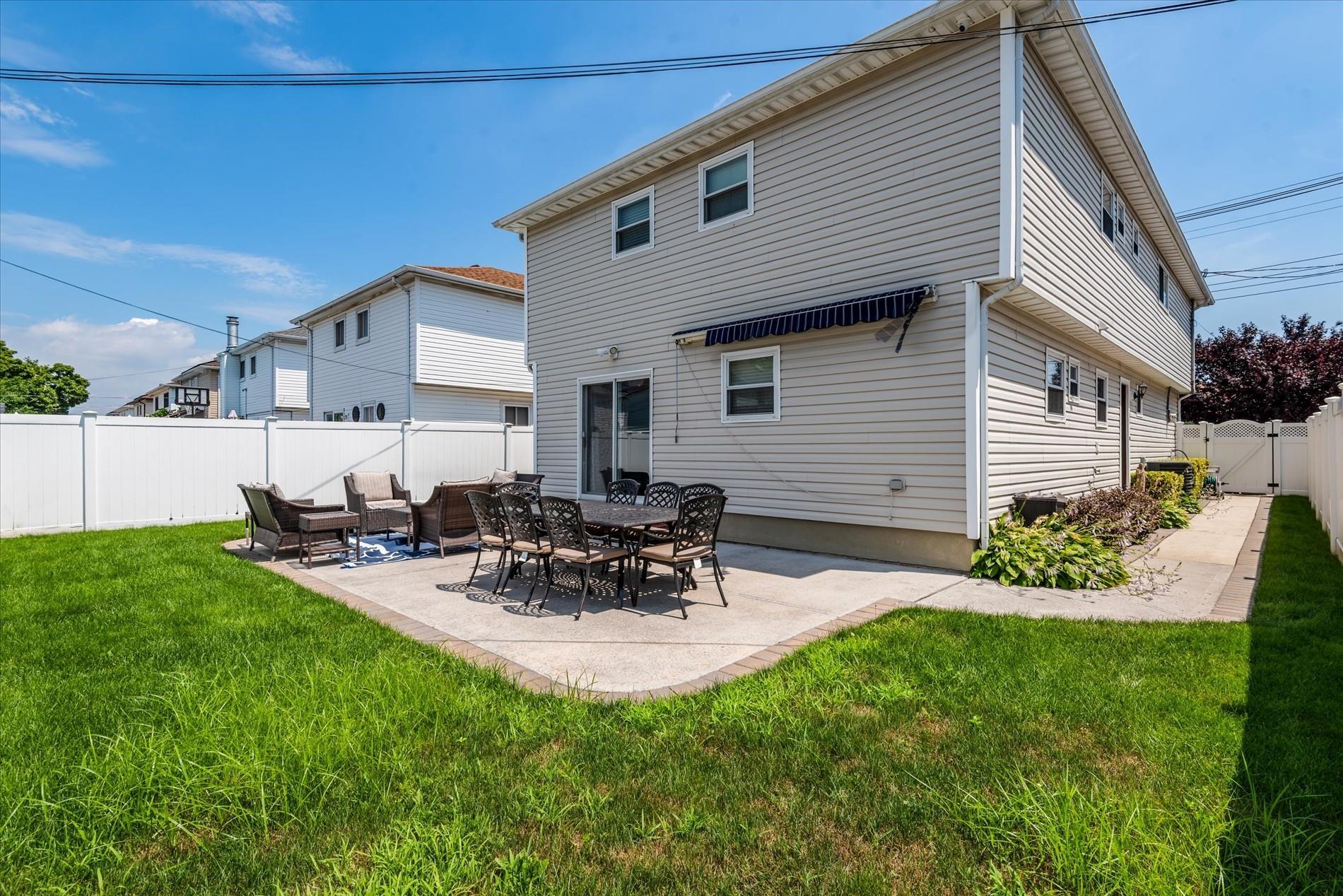 Single Family 84th  Queens, NY 11414, MLS-888125-34