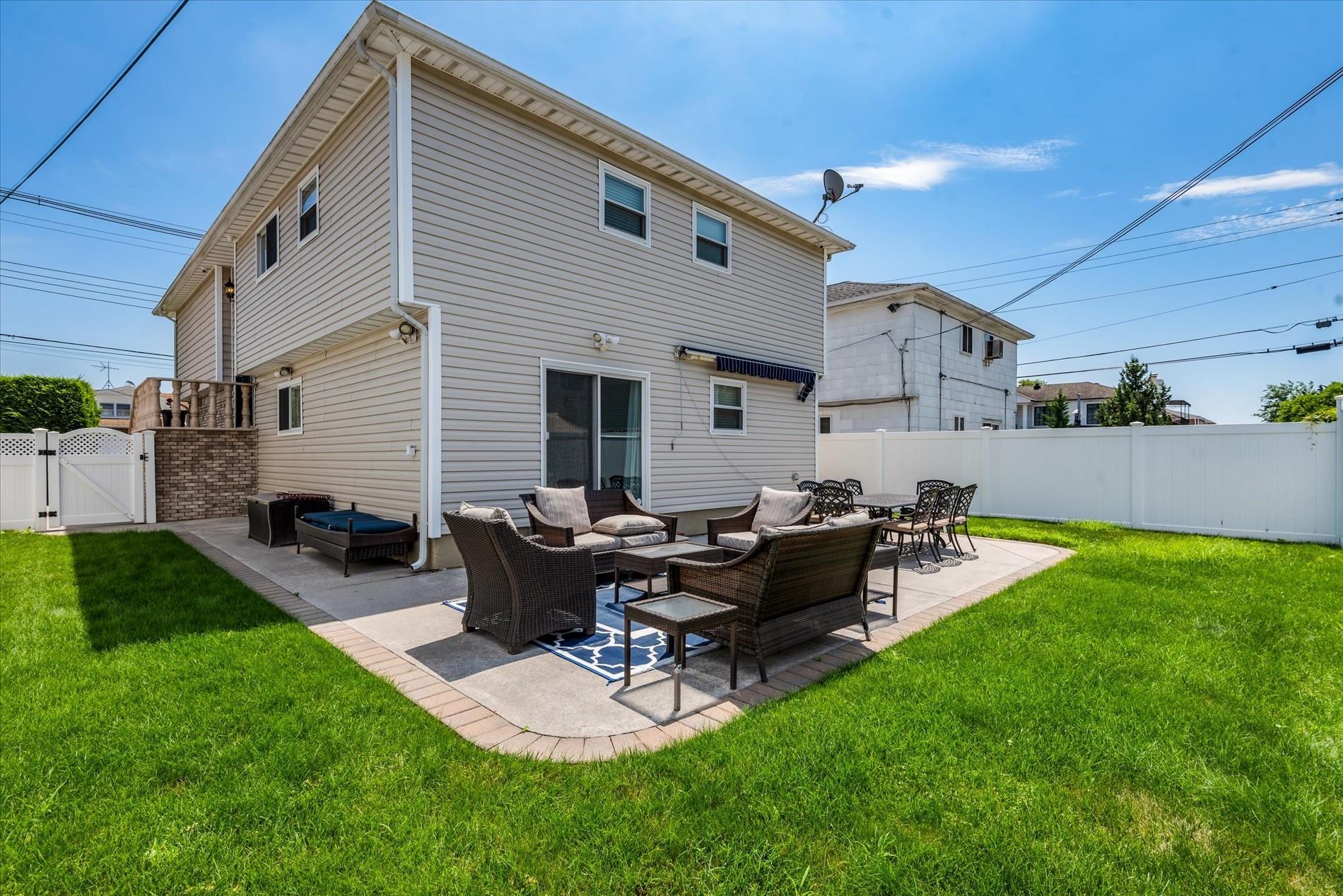 Single Family 84th  Queens, NY 11414, MLS-888125-35