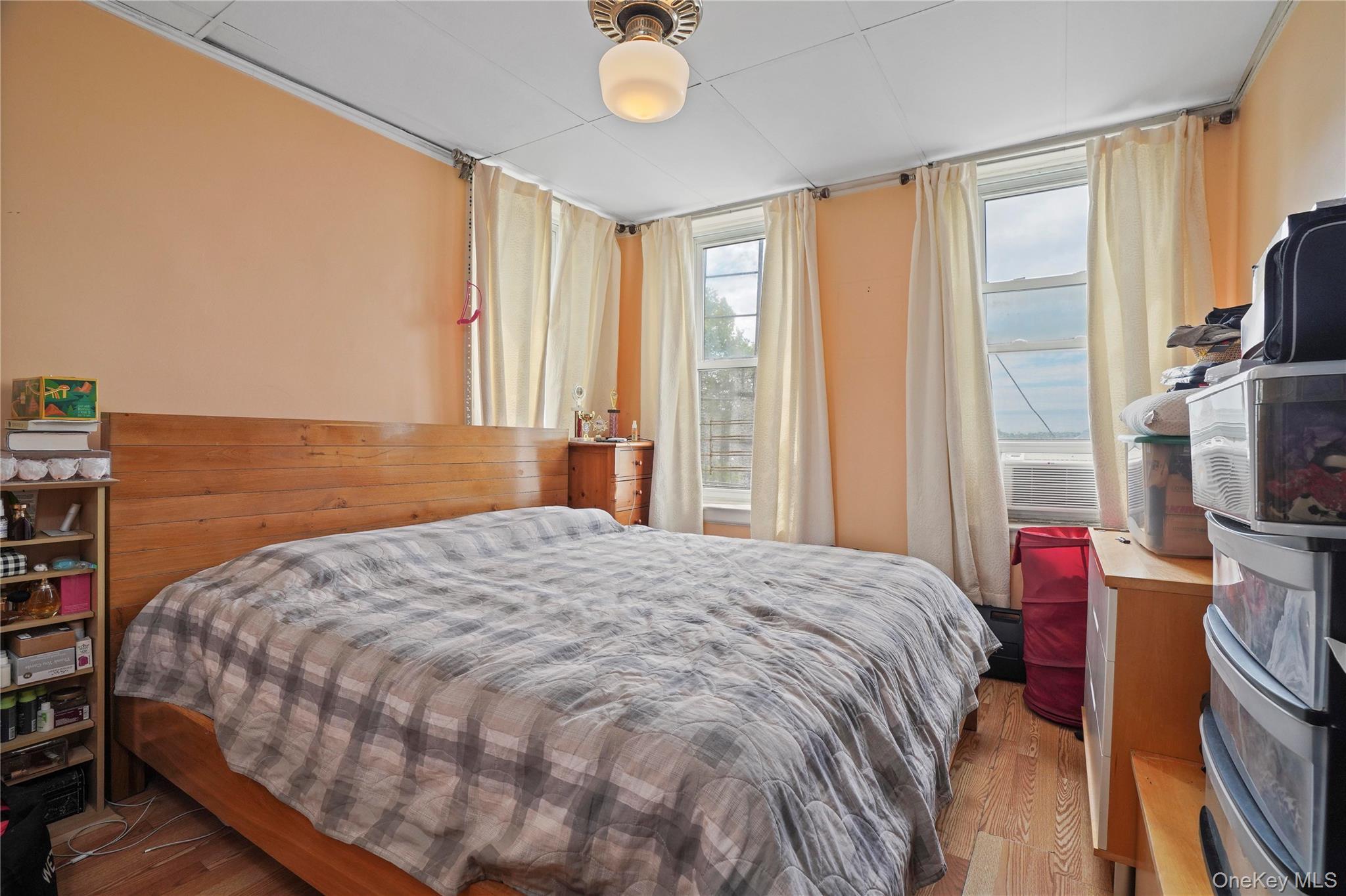 Single Family Putnam Queens, NY 11385, MLS-888227-10