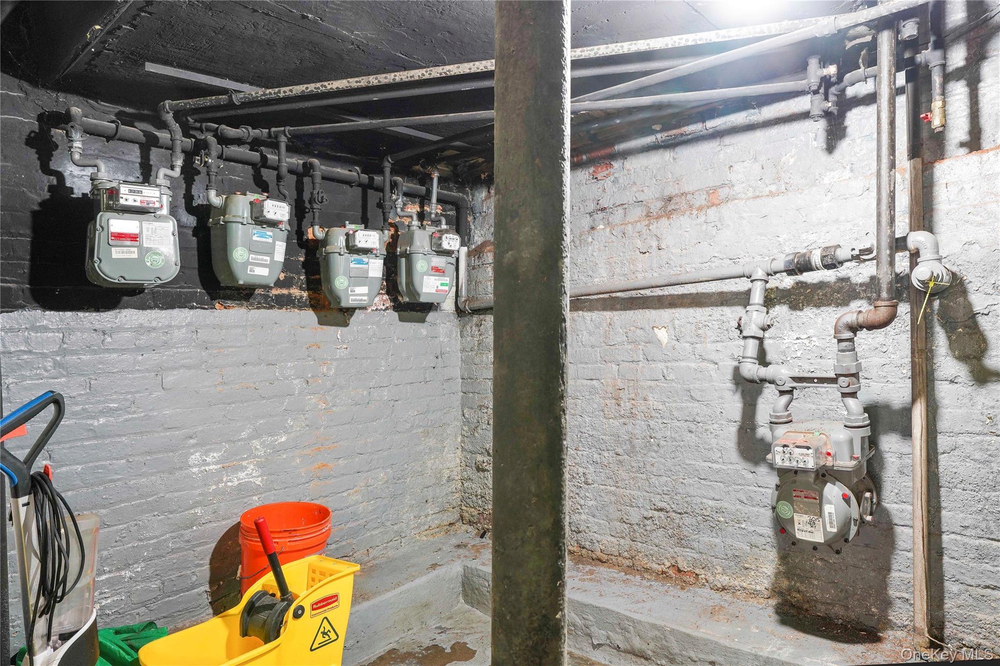 Single Family Putnam Queens, NY 11385, MLS-888227-32