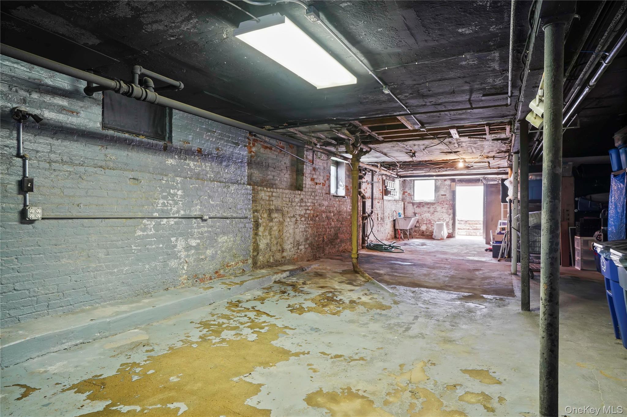 Single Family Putnam Queens, NY 11385, MLS-888227-33