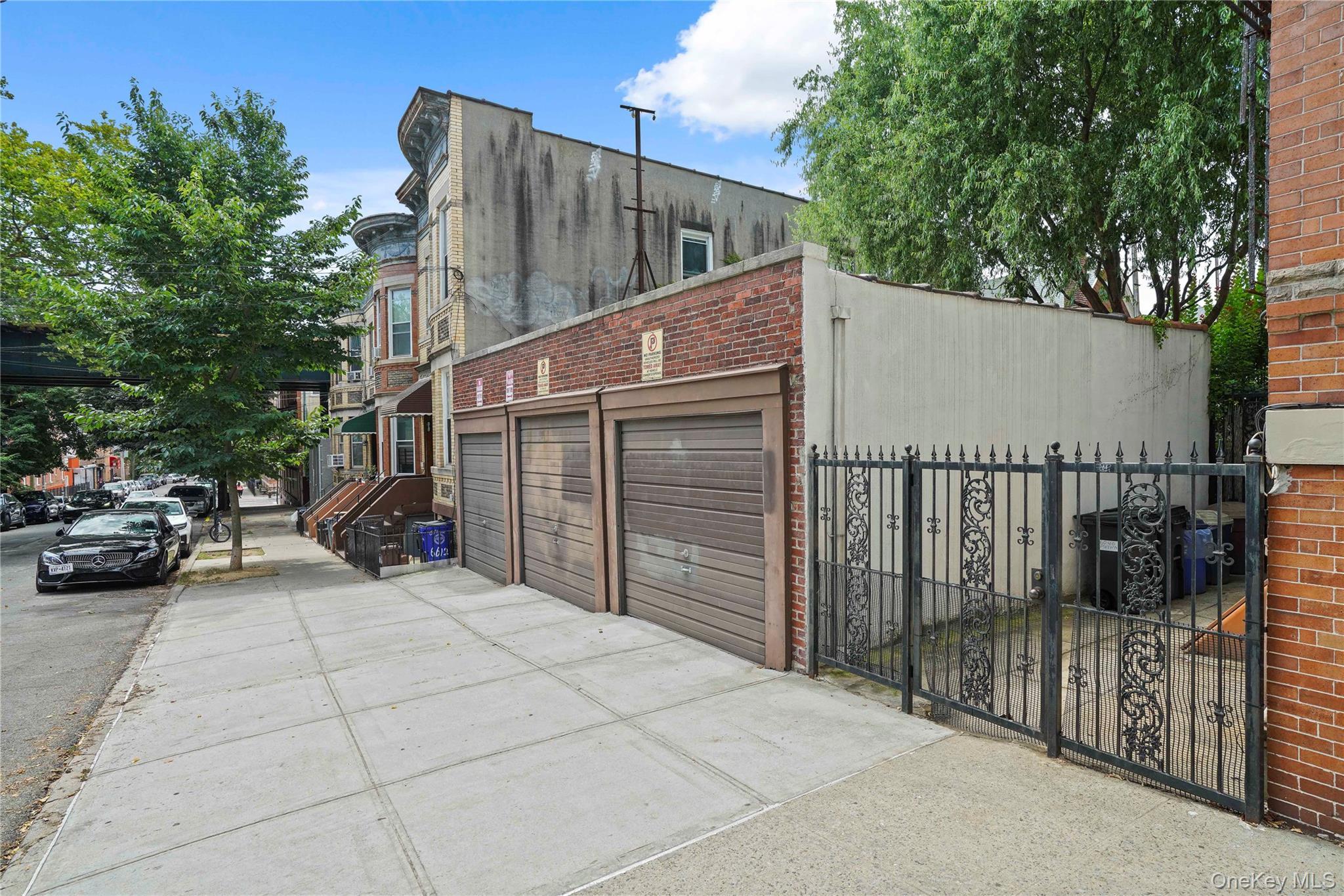 Single Family Putnam Queens, NY 11385, MLS-888227-36