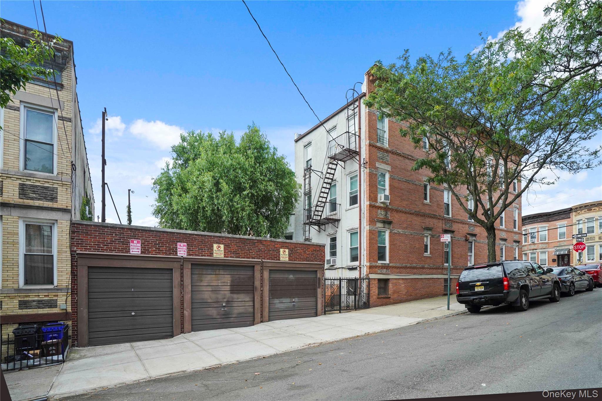 Single Family Putnam Queens, NY 11385, MLS-888227-39