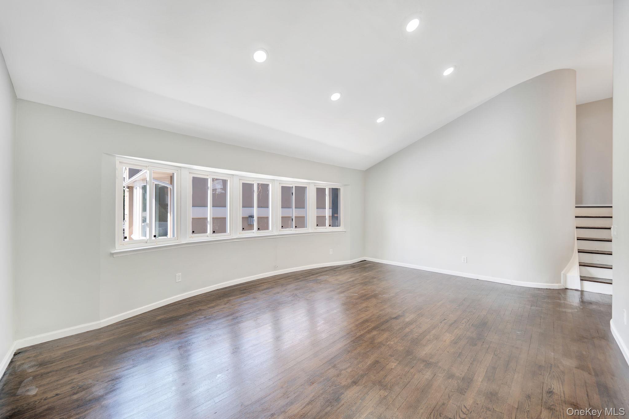 Single Family Susan Nassau County, NY 11710, MLS-888236-11