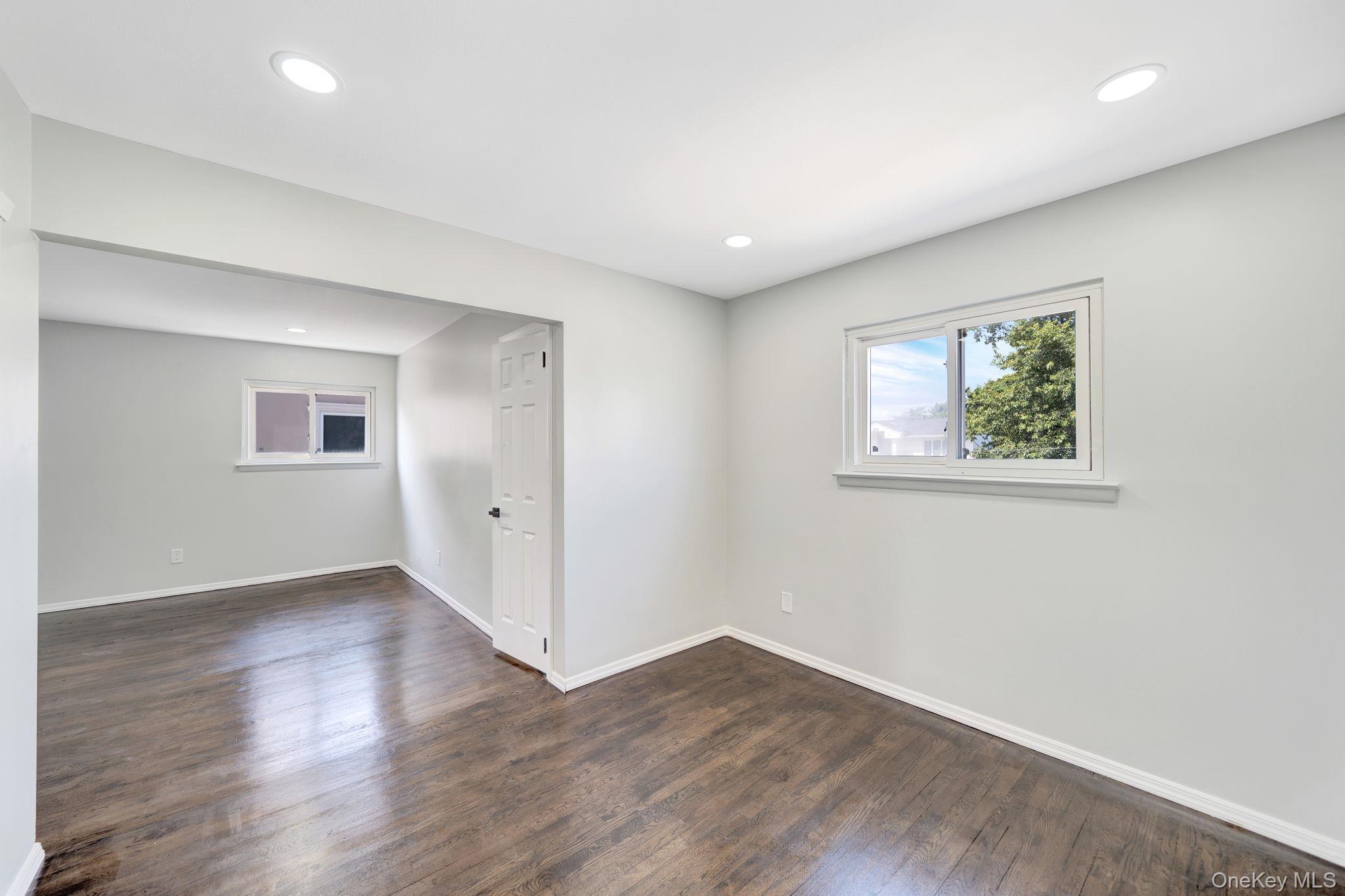 Single Family Susan Nassau County, NY 11710, MLS-888236-14