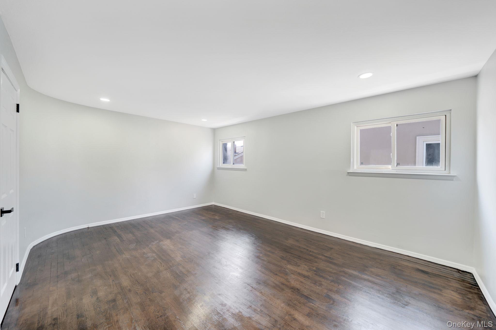 Single Family Susan Nassau County, NY 11710, MLS-888236-17