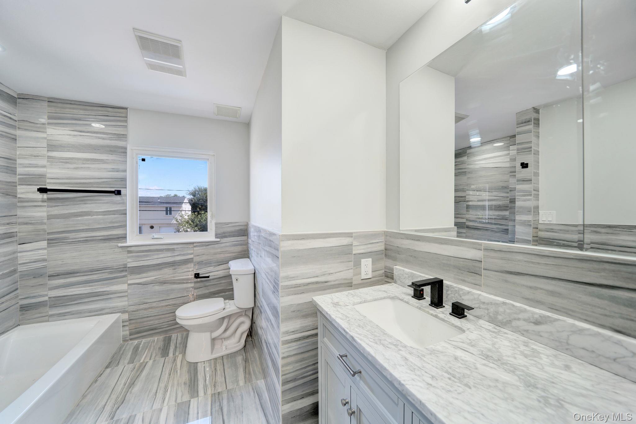 Single Family Susan Nassau County, NY 11710, MLS-888236-19