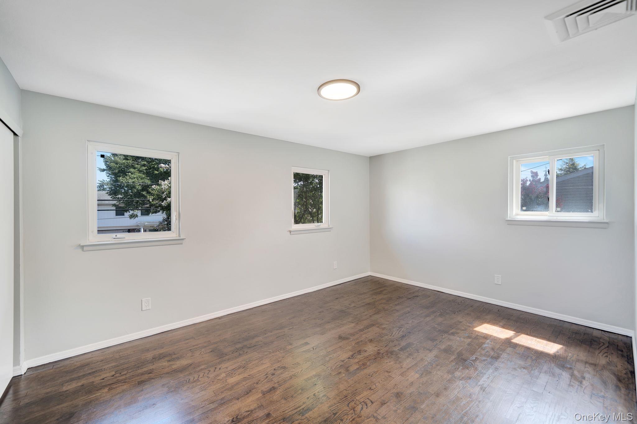 Single Family Susan Nassau County, NY 11710, MLS-888236-20