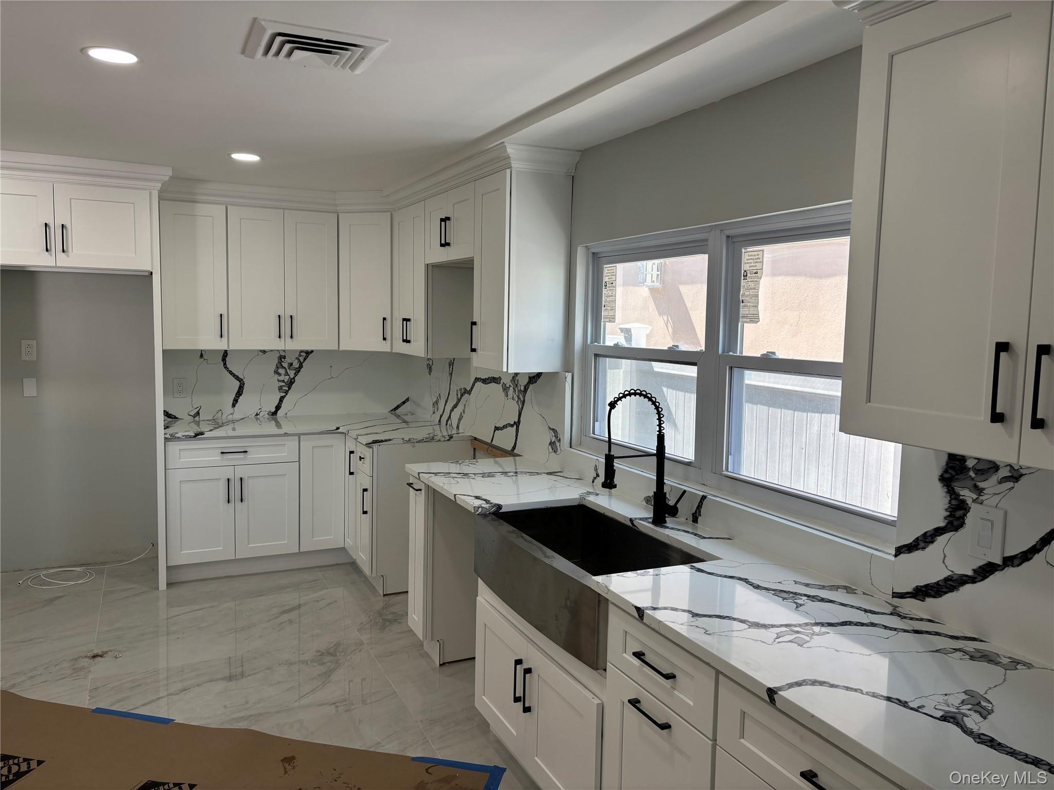 Single Family Susan Nassau County, NY 11710, MLS-888236-28