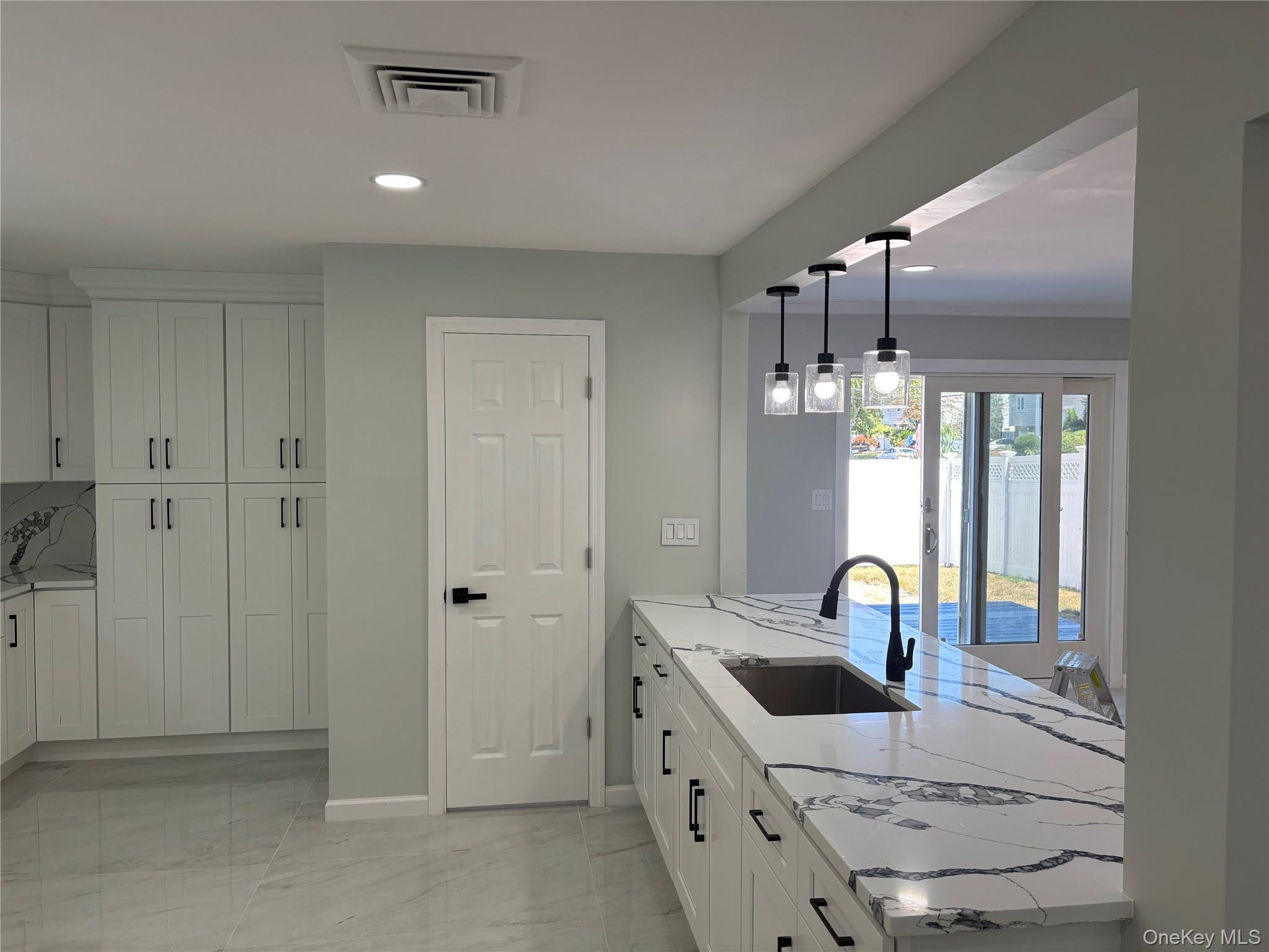 Single Family Susan Nassau County, NY 11710, MLS-888236-30