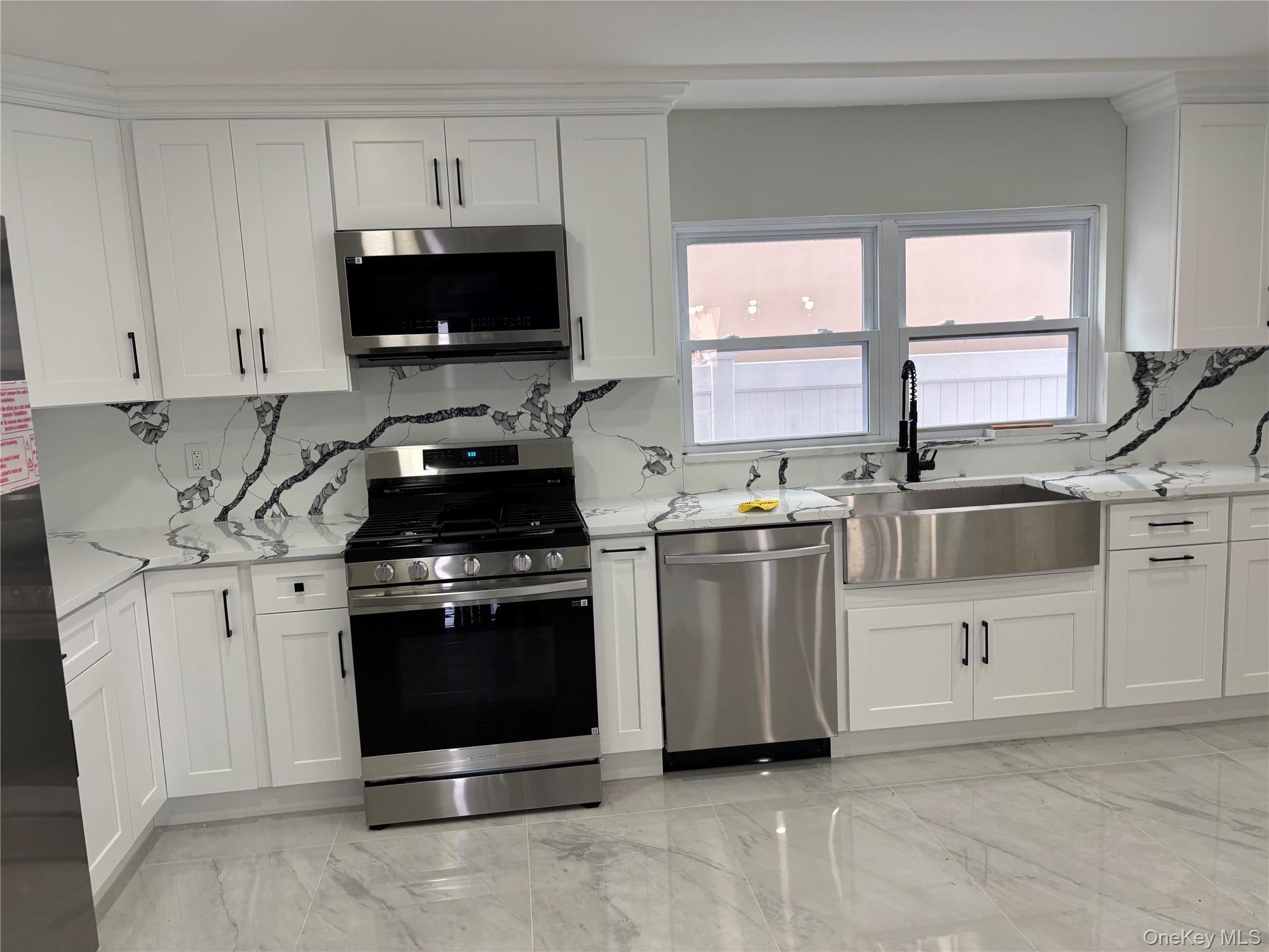 Single Family Susan Nassau County, NY 11710, MLS-888236-34