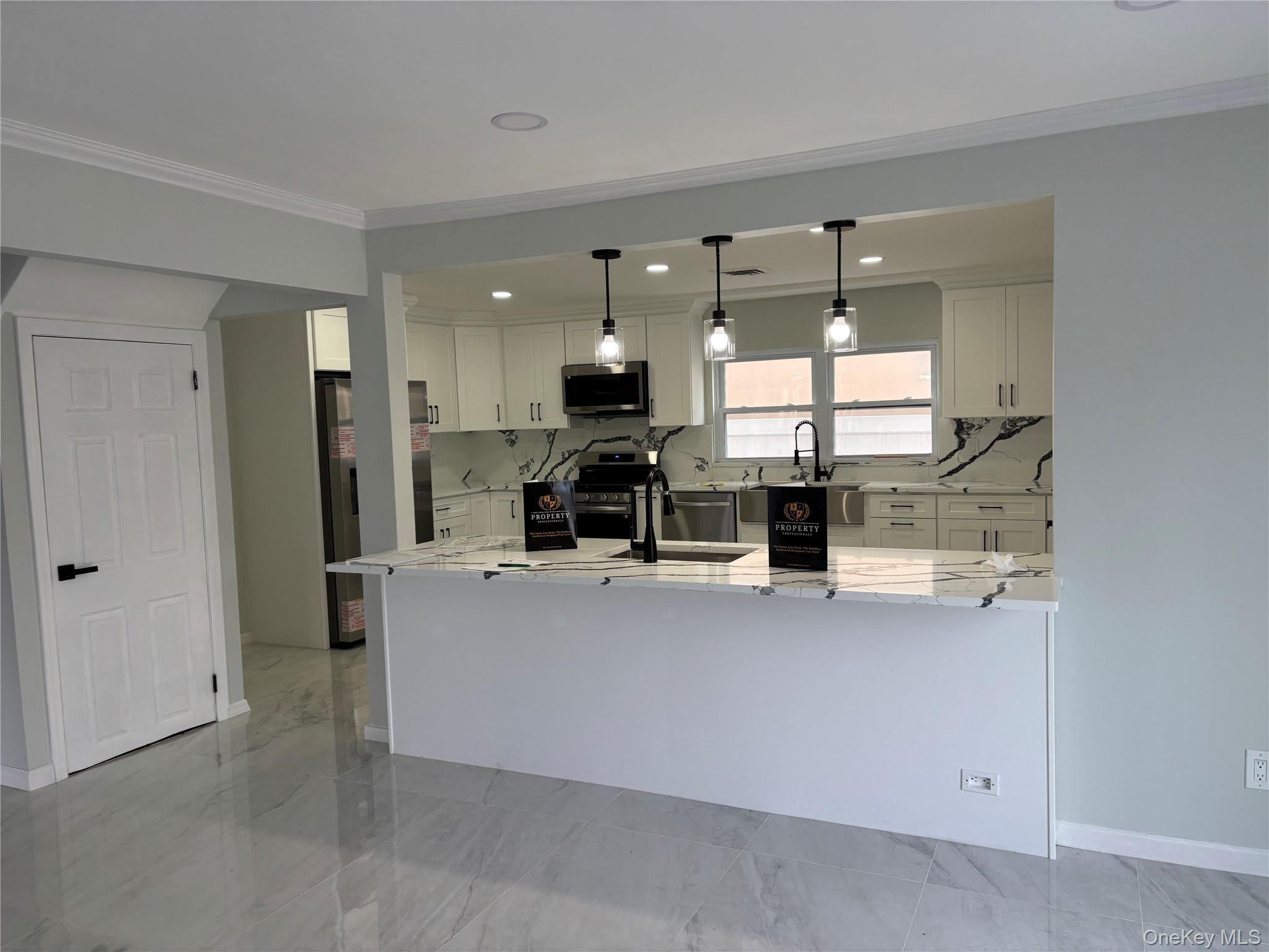 Single Family Susan  Nassau County, NY 11710, MLS-888236-36