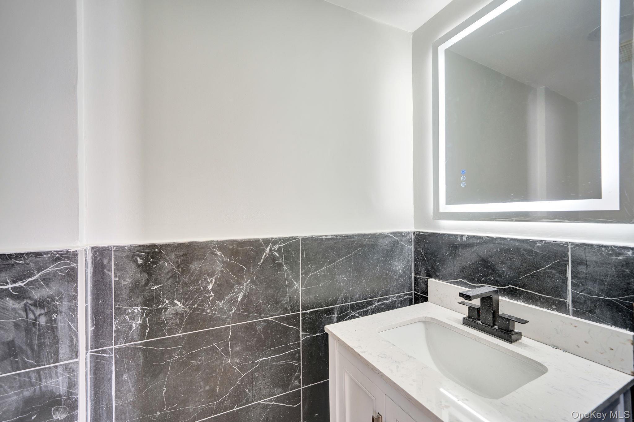 Single Family Susan Nassau County, NY 11710, MLS-888236-7