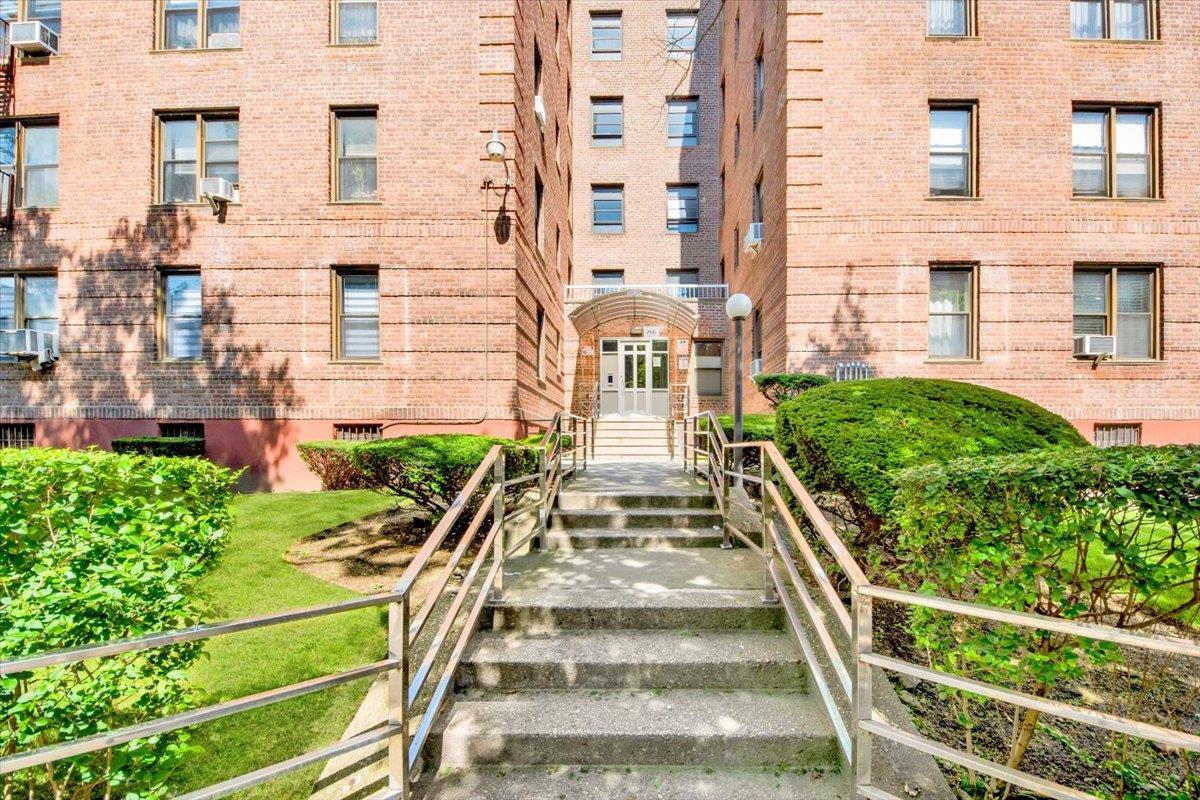 Coop Homecrest  Brooklyn, NY 11235, MLS-888258-2