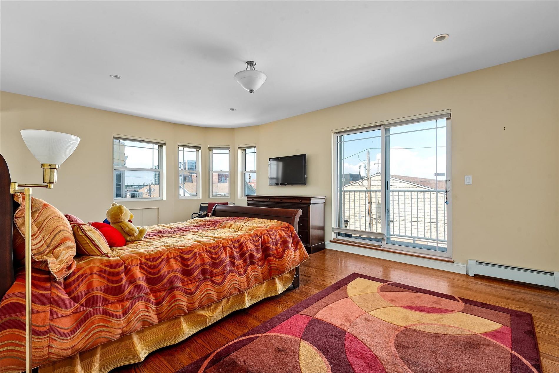 Condo Beach 100th  Queens, NY 11694, MLS-888313-15