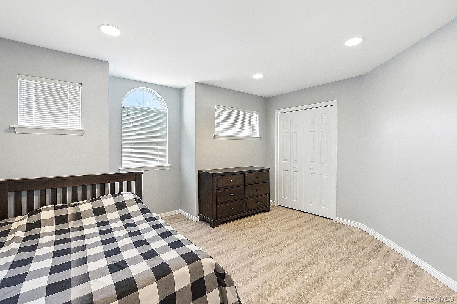 Condo Sunflower Ridge Suffolk County, NY 11720, MLS-888334-14