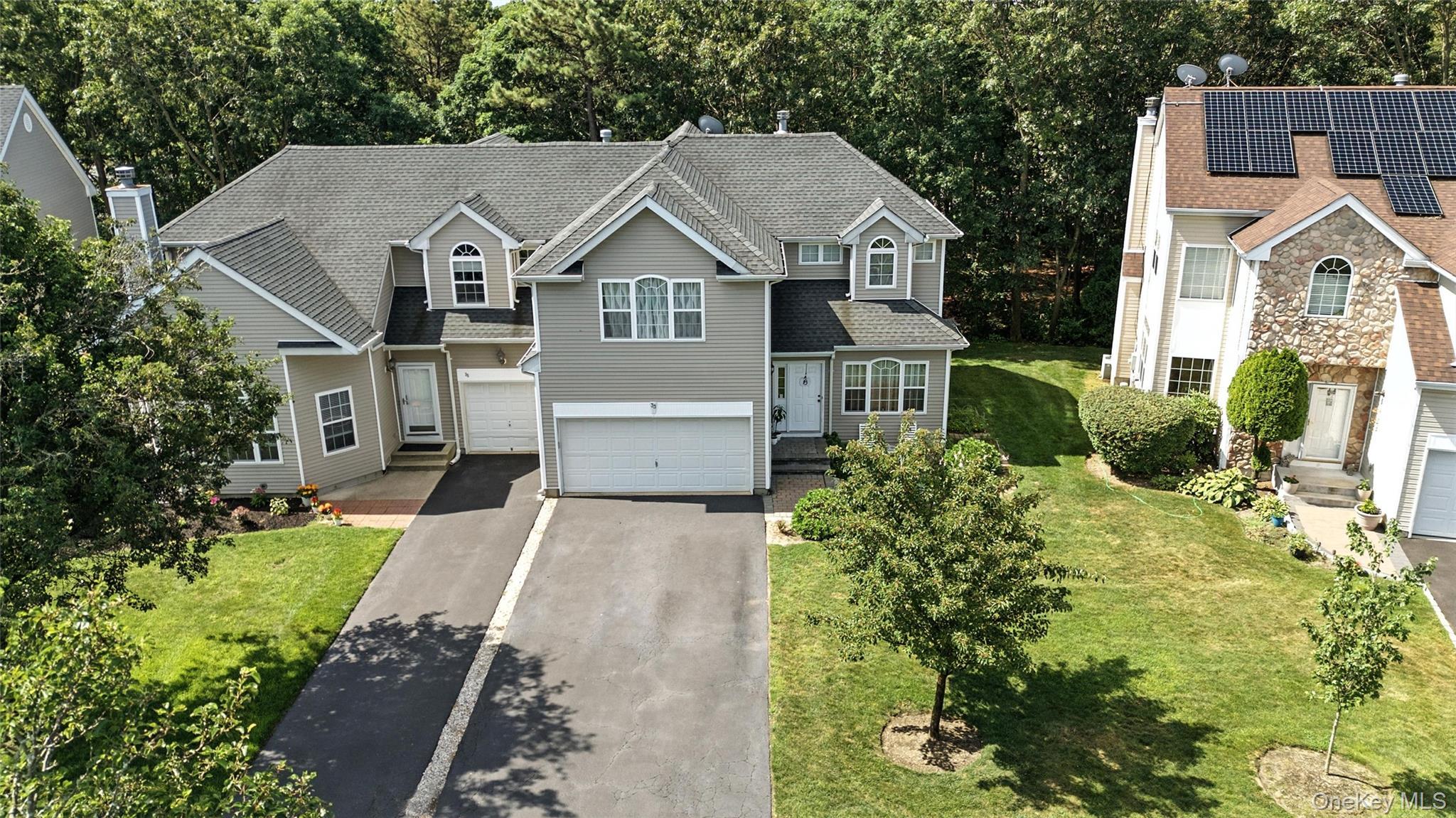 Condo Sunflower Ridge Suffolk County, NY 11720, MLS-888334-2