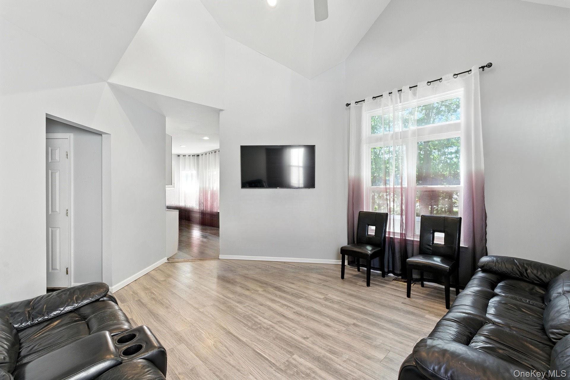 Condo Sunflower Ridge Suffolk County, NY 11720, MLS-888334-7