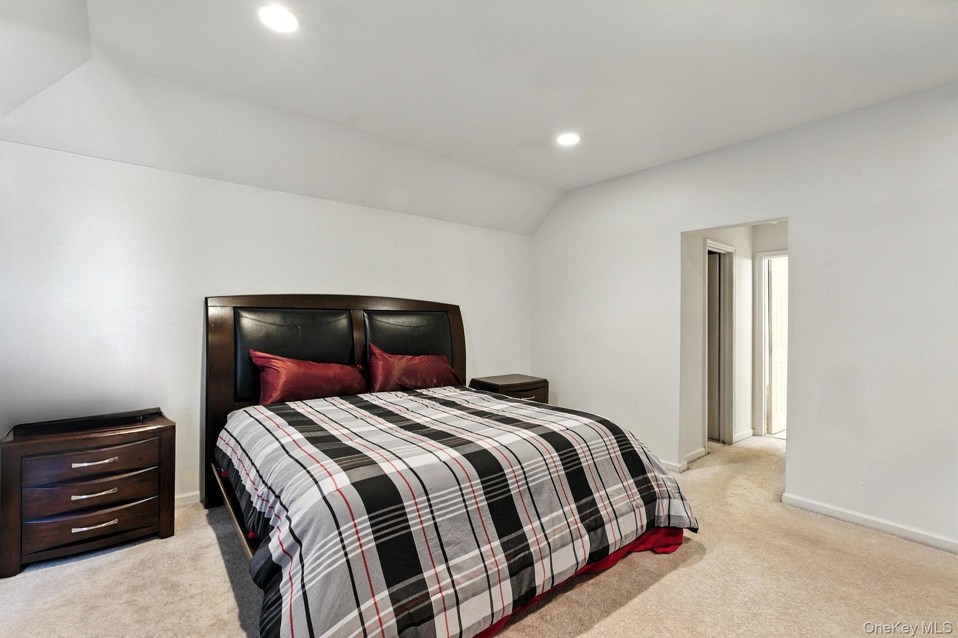 Condo Sunflower Ridge Suffolk County, NY 11720, MLS-888334-9