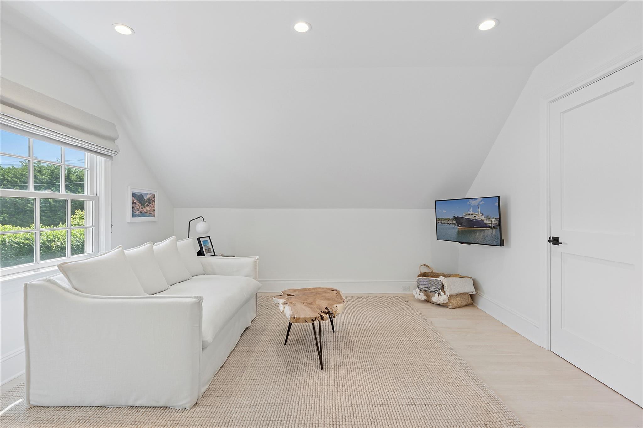 Single Family Armande Suffolk County, NY 11968, MLS-888415-15