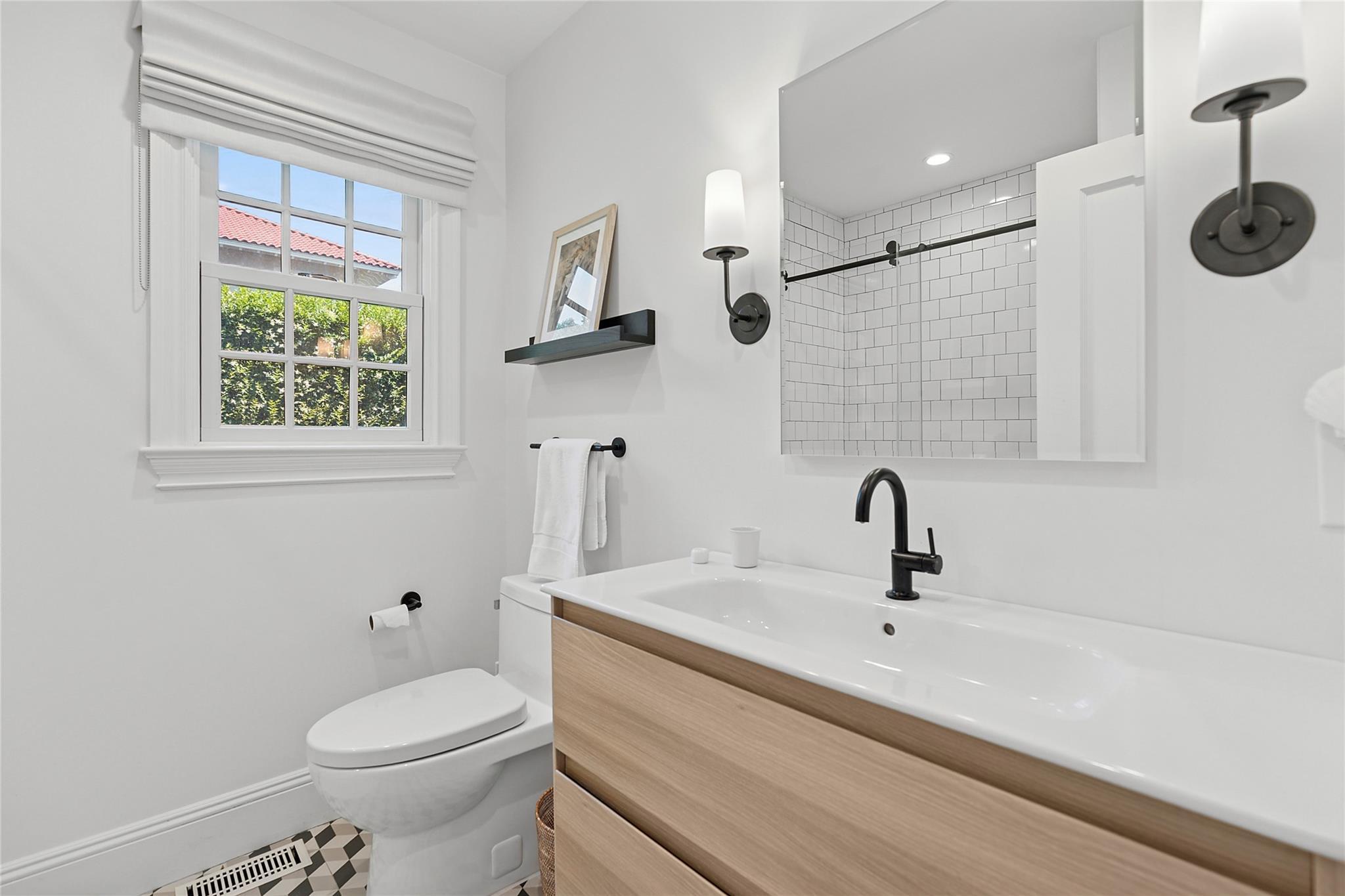 Single Family Armande Suffolk County, NY 11968, MLS-888415-20