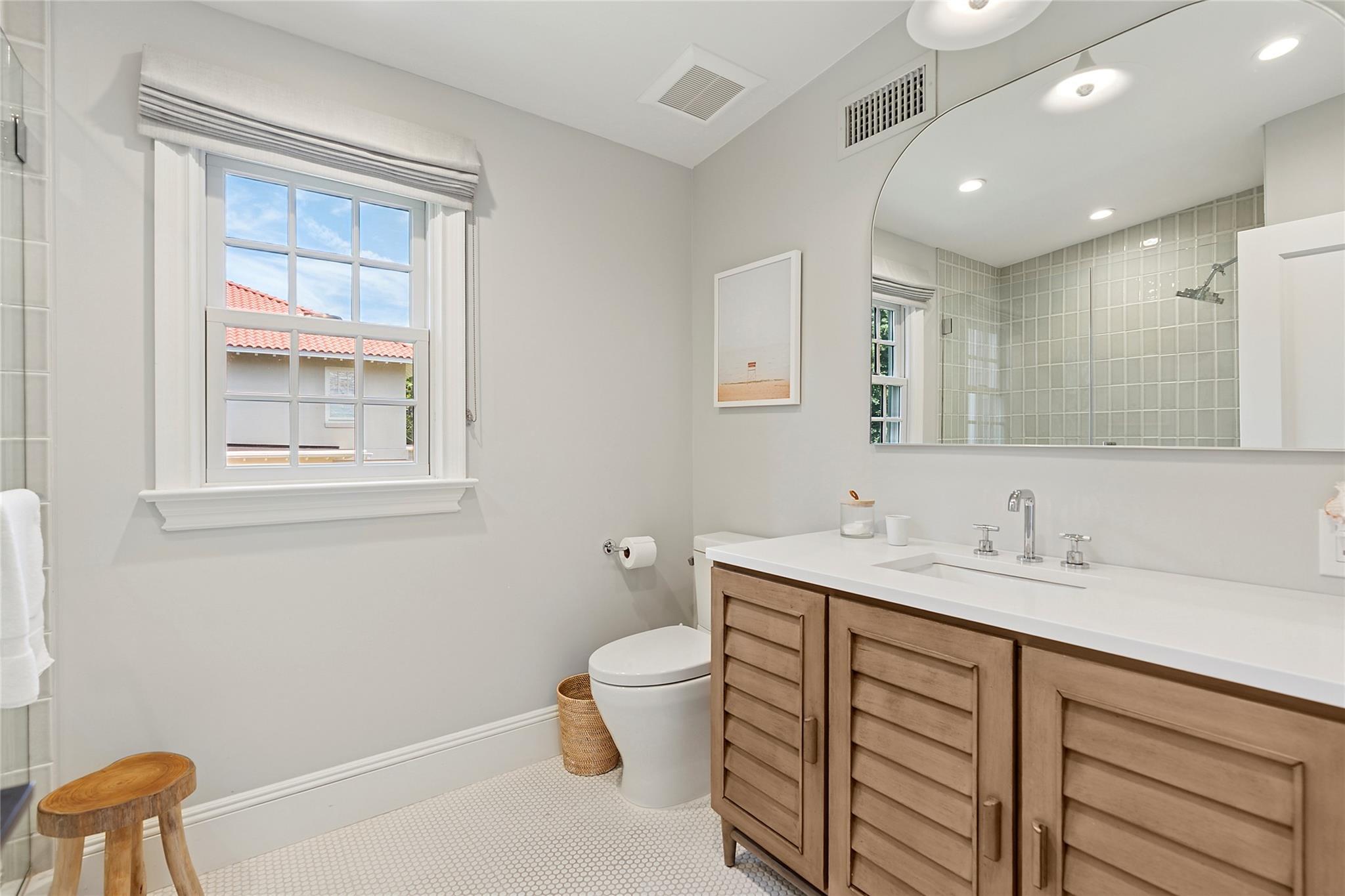 Single Family Armande Suffolk County, NY 11968, MLS-888415-22