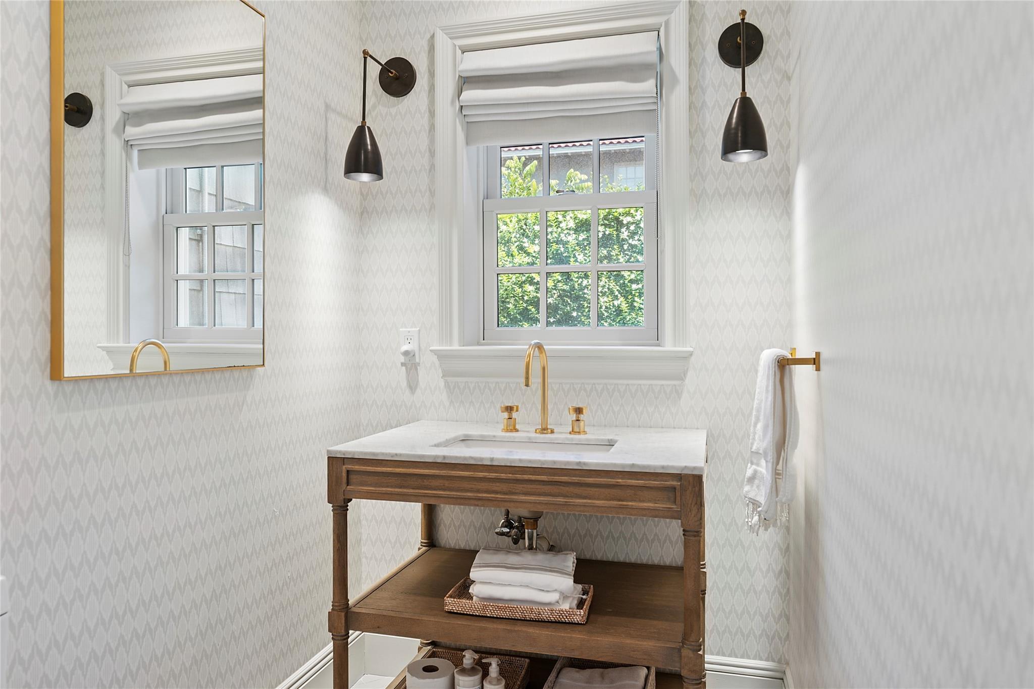 Single Family Armande Suffolk County, NY 11968, MLS-888415-24