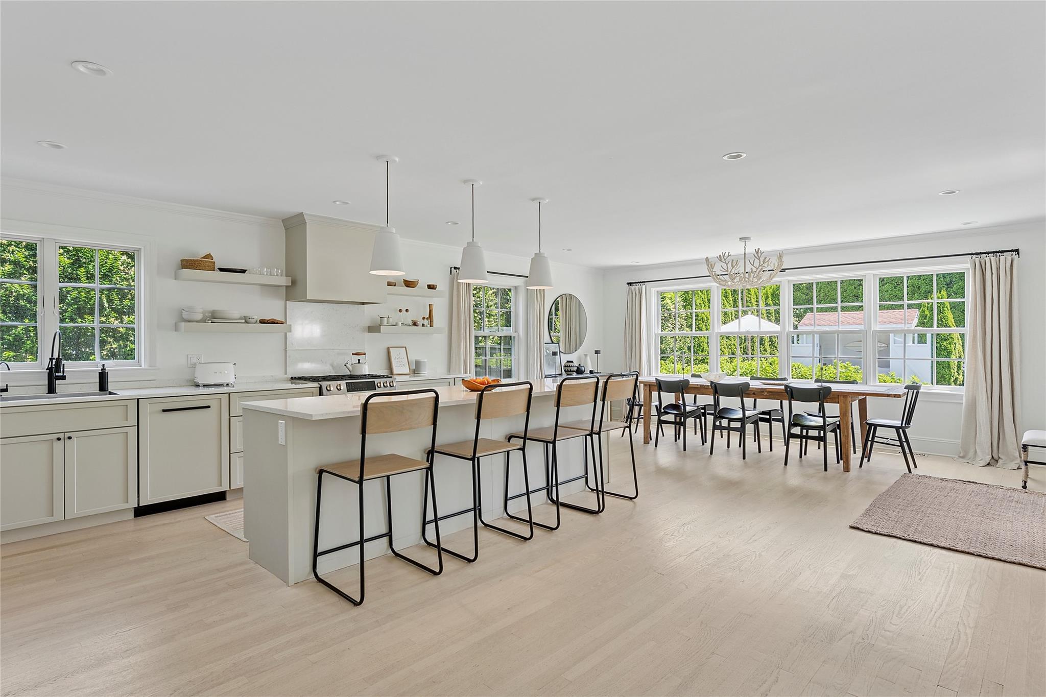 Single Family Armande Suffolk County, NY 11968, MLS-888415-9