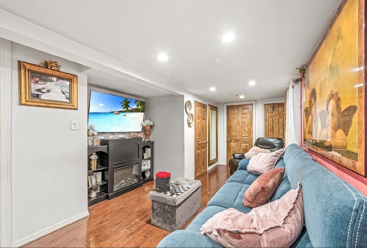 Single Family 73rd  Queens, NY 11370, MLS-888422-13