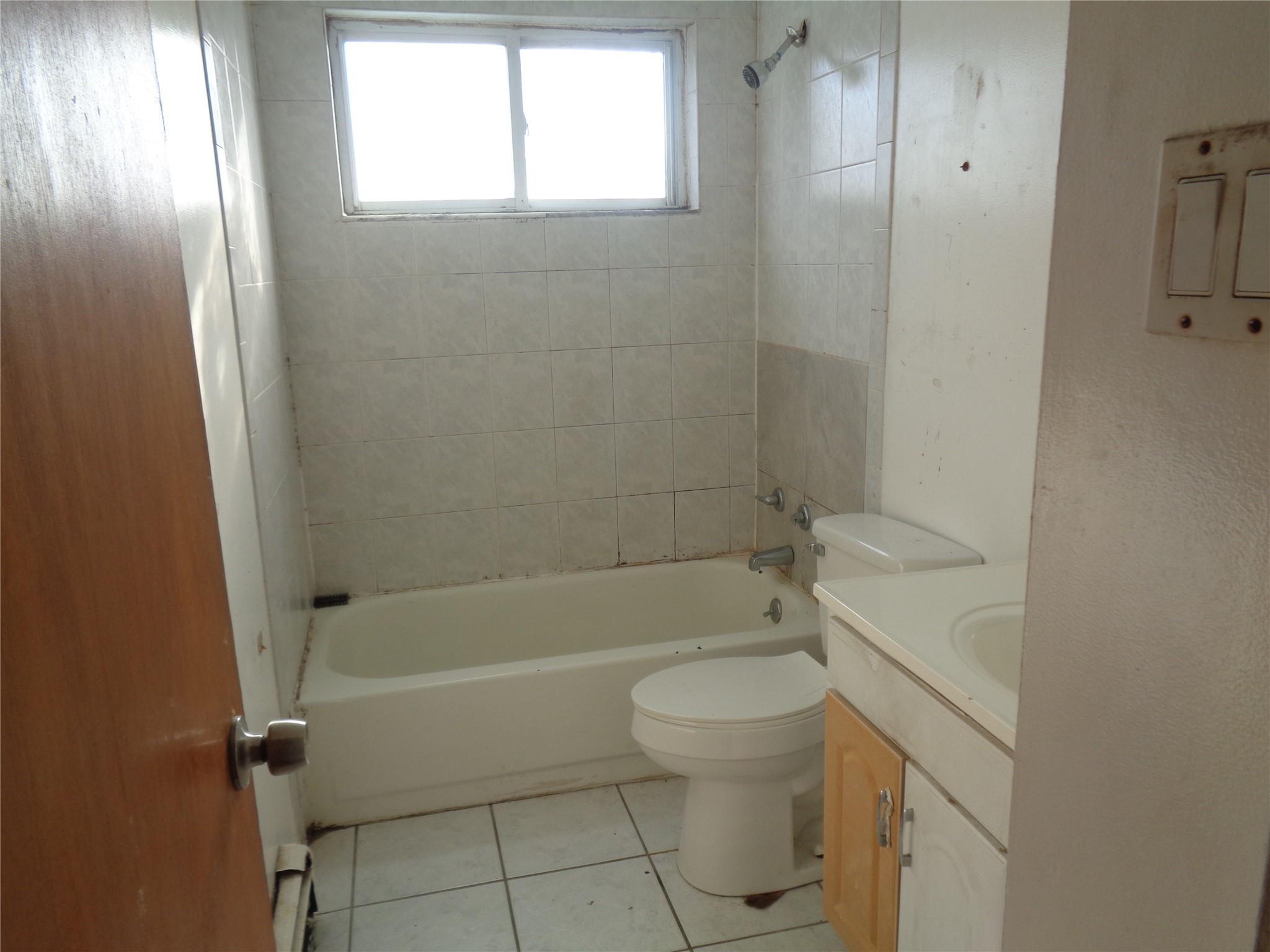 Single Family Marine  Suffolk County, NY 11757, MLS-888427-10