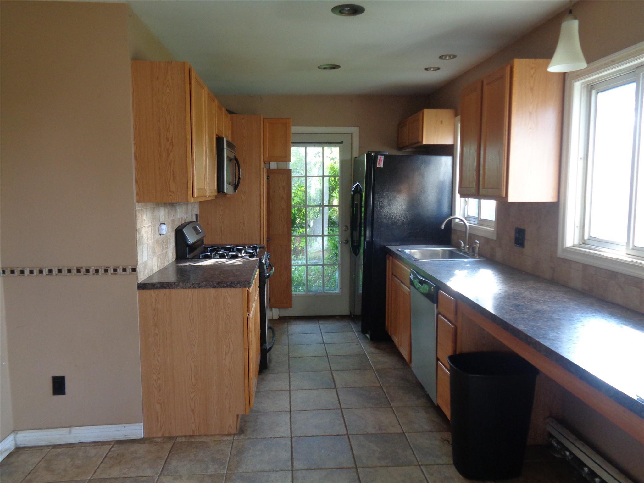 Single Family Marine  Suffolk County, NY 11757, MLS-888427-3