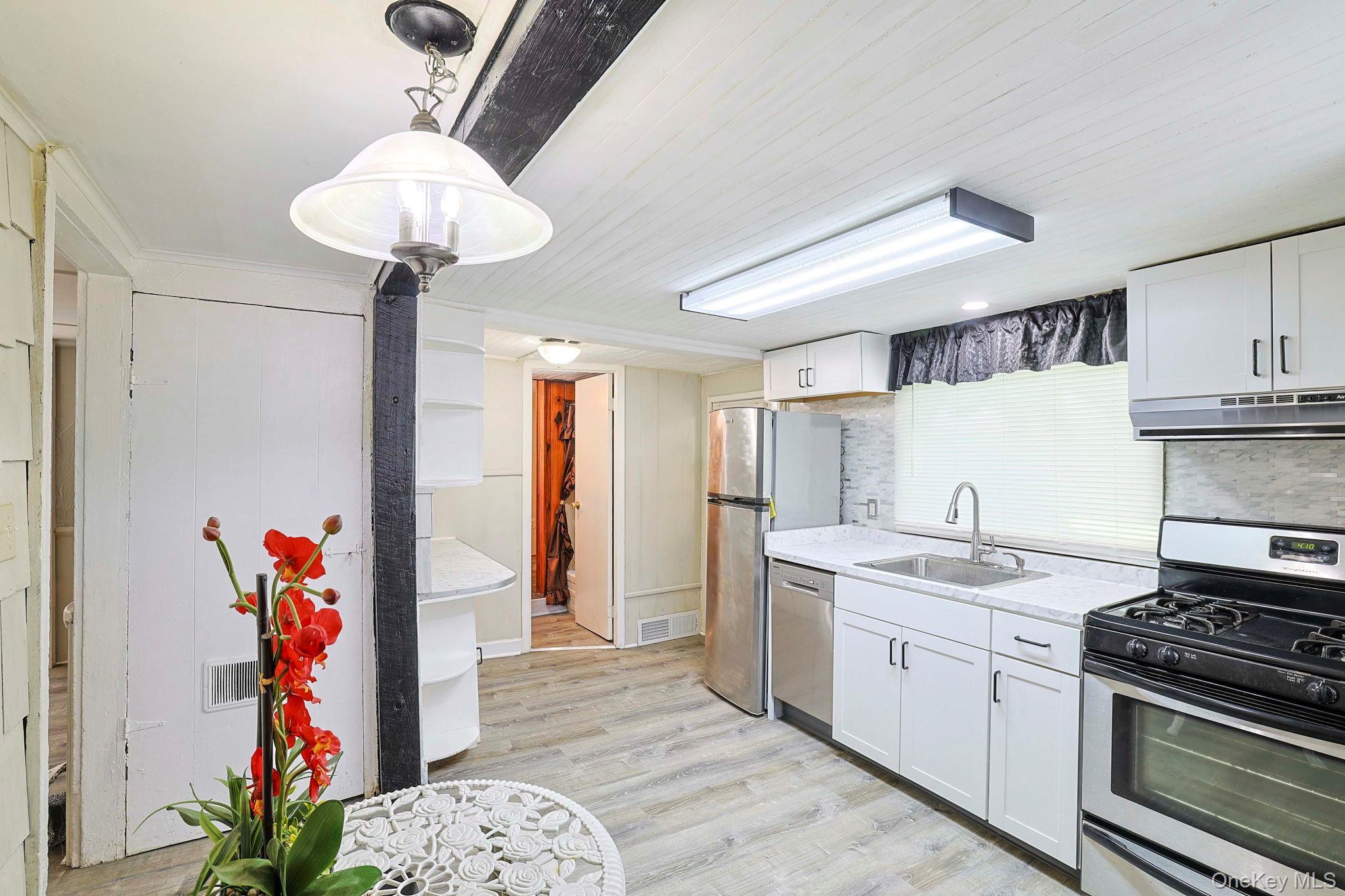 Single Family Wawayanda  Orange County, NY 10940, MLS-888435-15