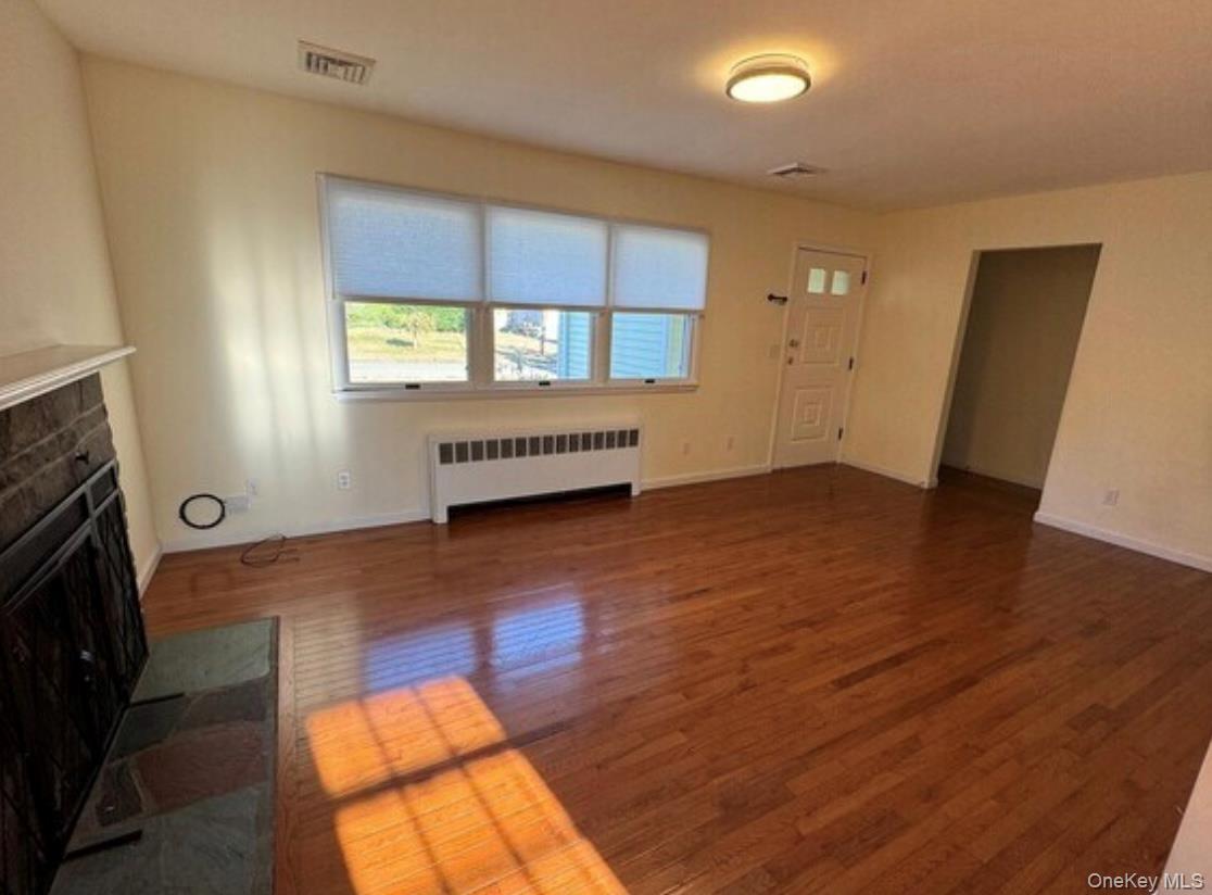 Single Family Lake  Suffolk County, NY 11772, MLS-888441-4