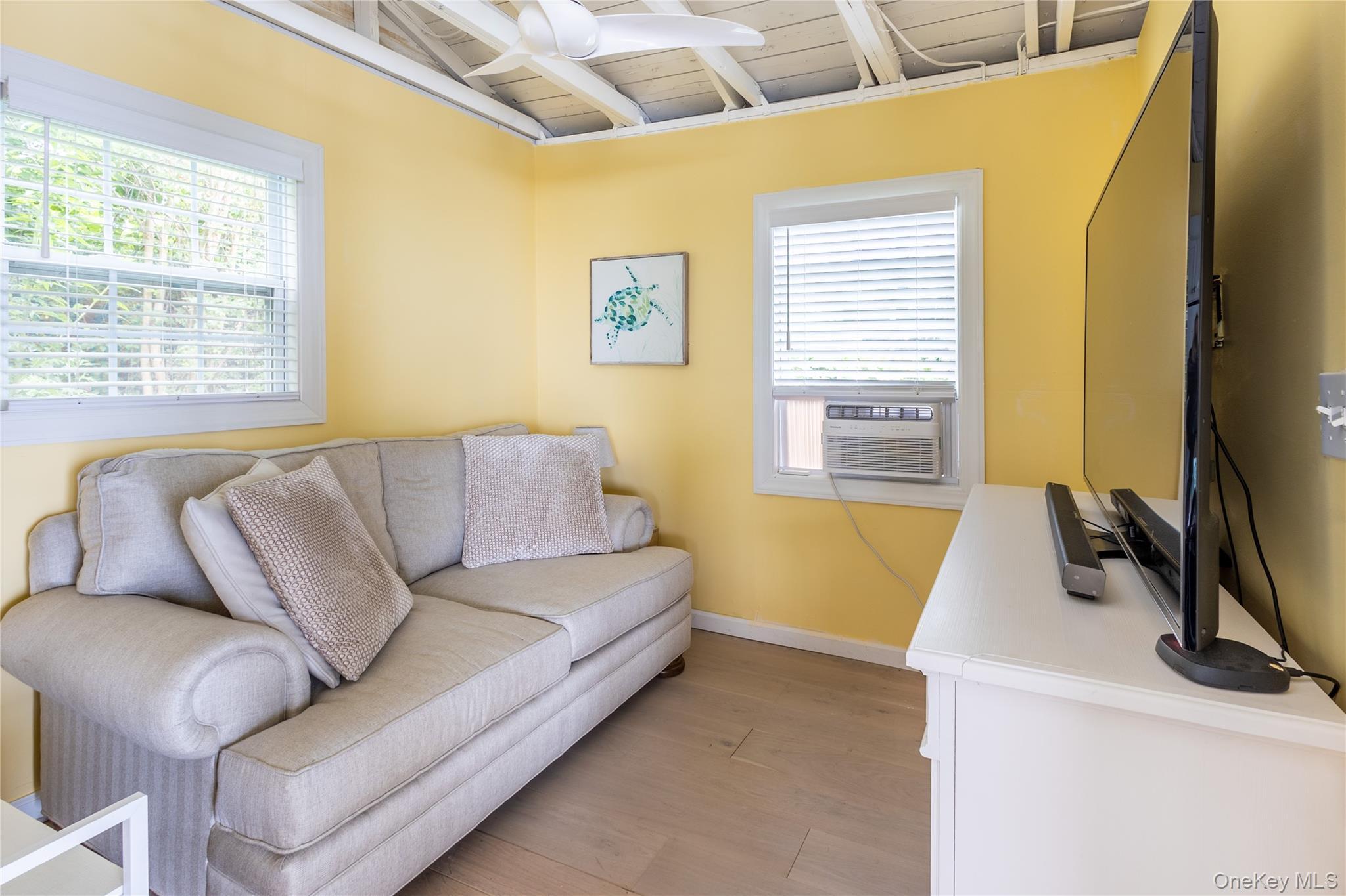 Single Family Hillcrest  Suffolk County, NY 11933, MLS-888442-21