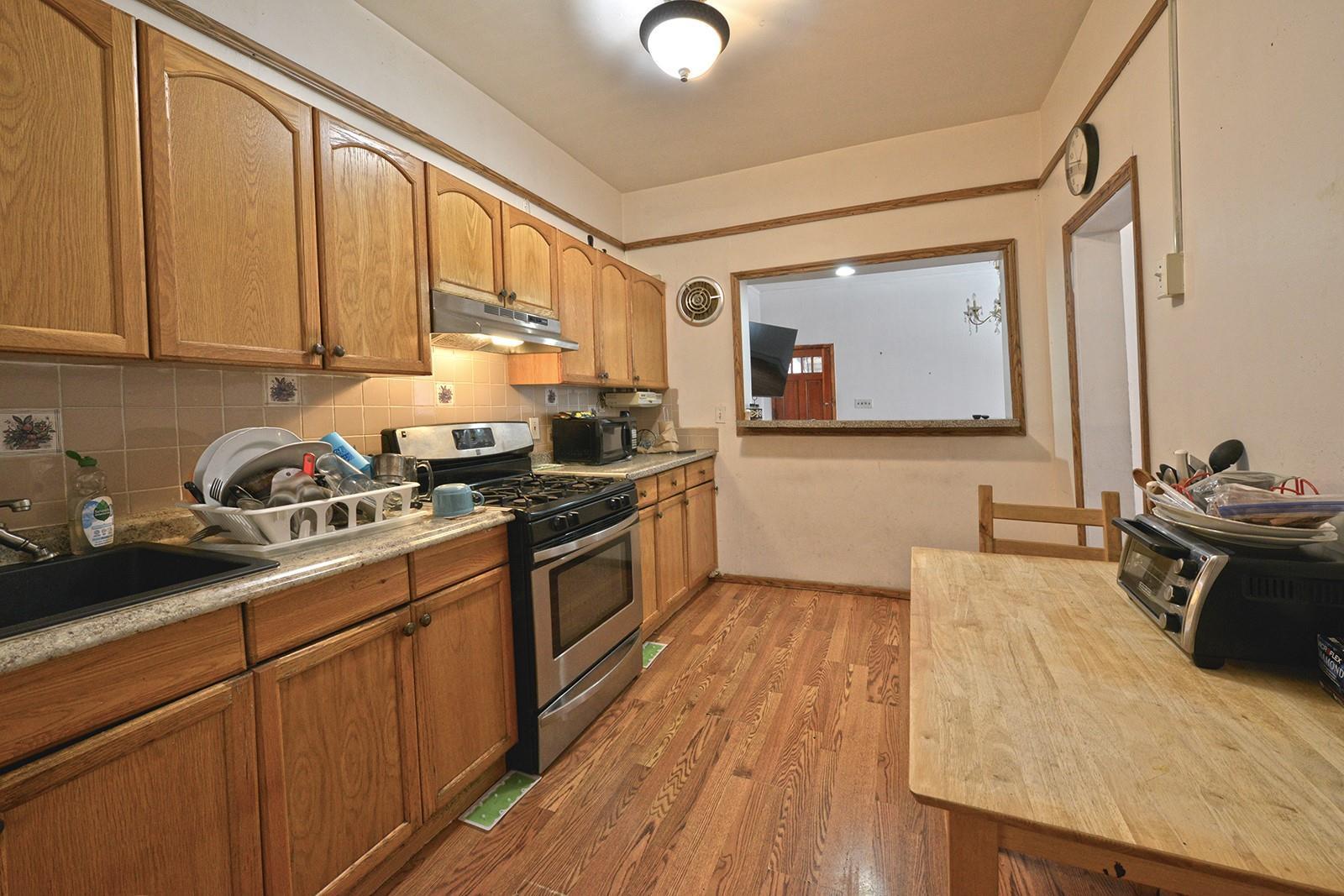 Single Family Penrod  Queens, NY 11368, MLS-888466-2