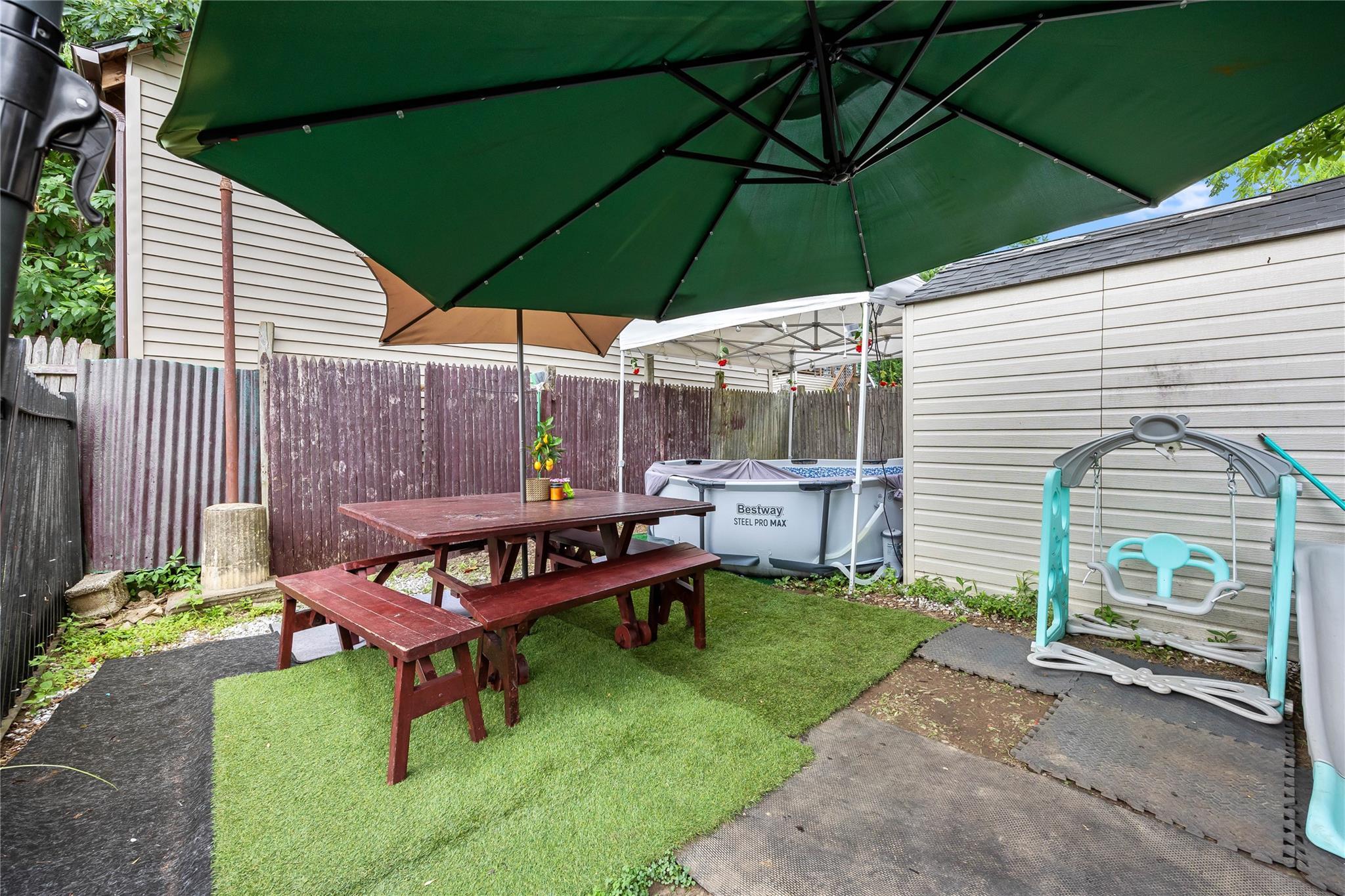 Single Family Hering  Bronx, NY 10469, MLS-888530-17