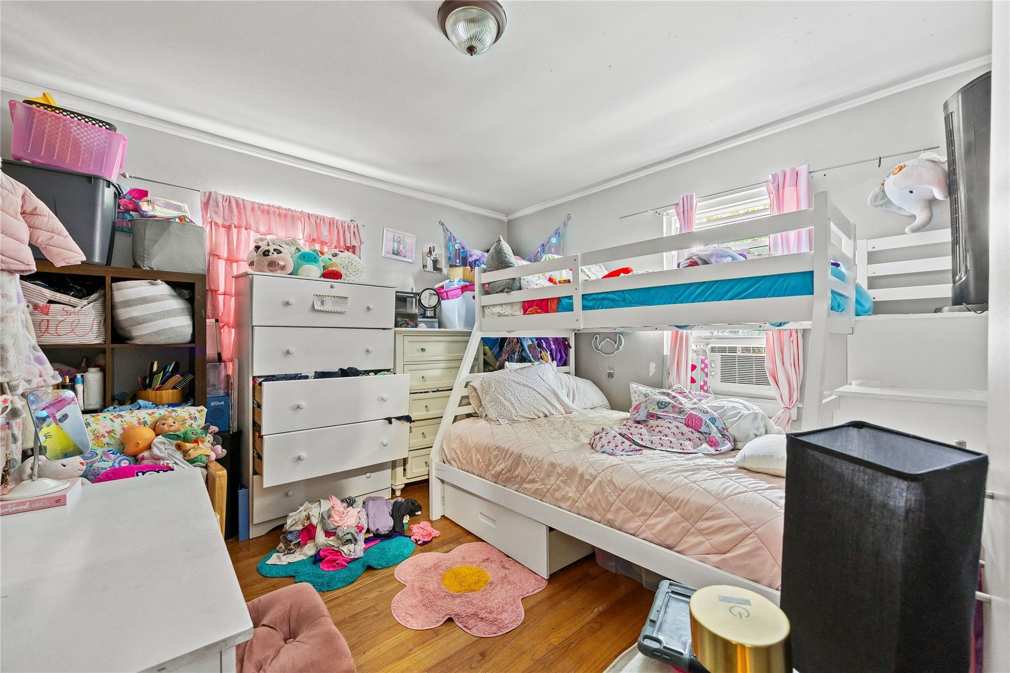 Single Family Hering  Bronx, NY 10469, MLS-888530-4