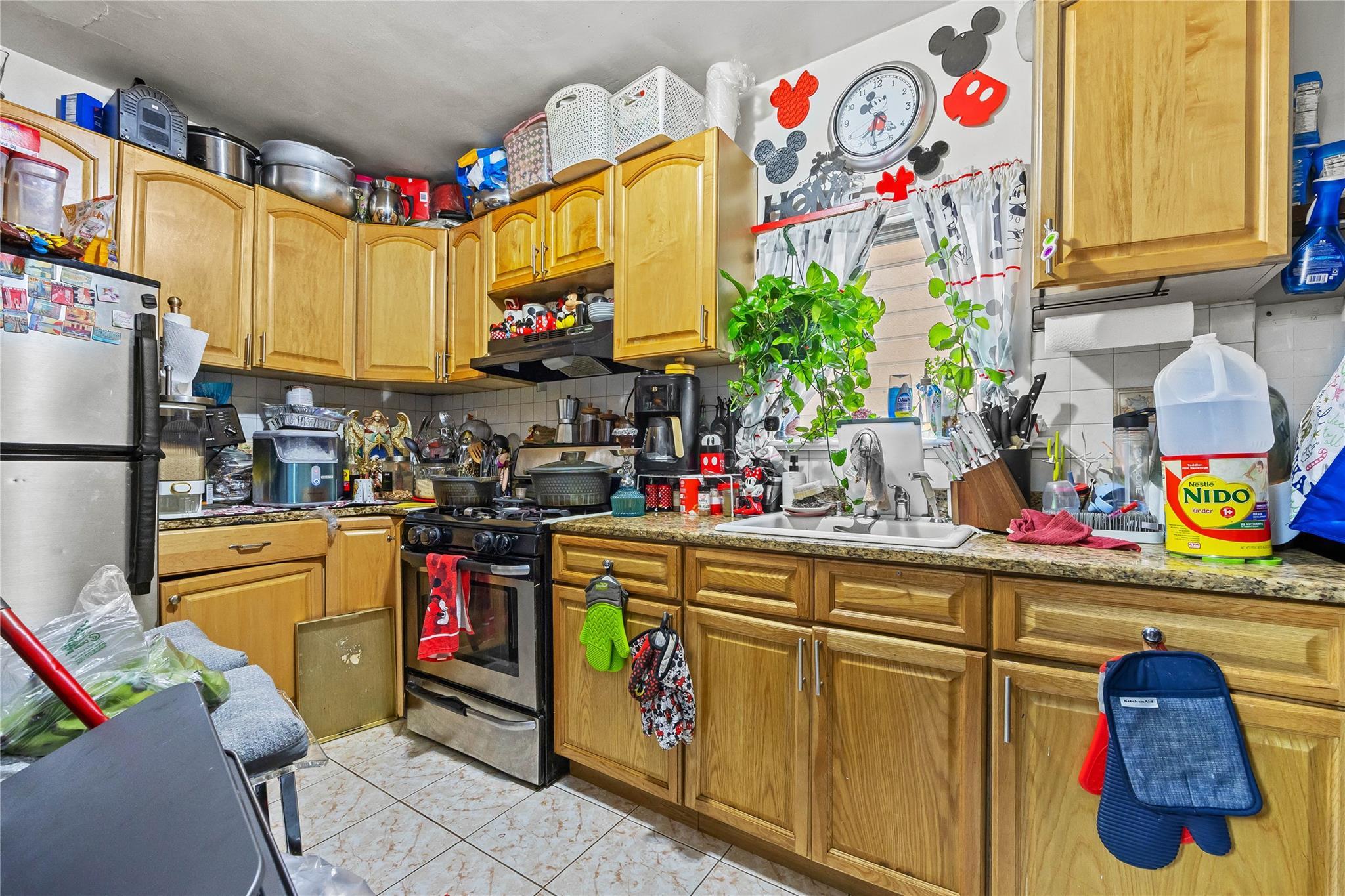 Single Family Hering  Bronx, NY 10469, MLS-888530-9
