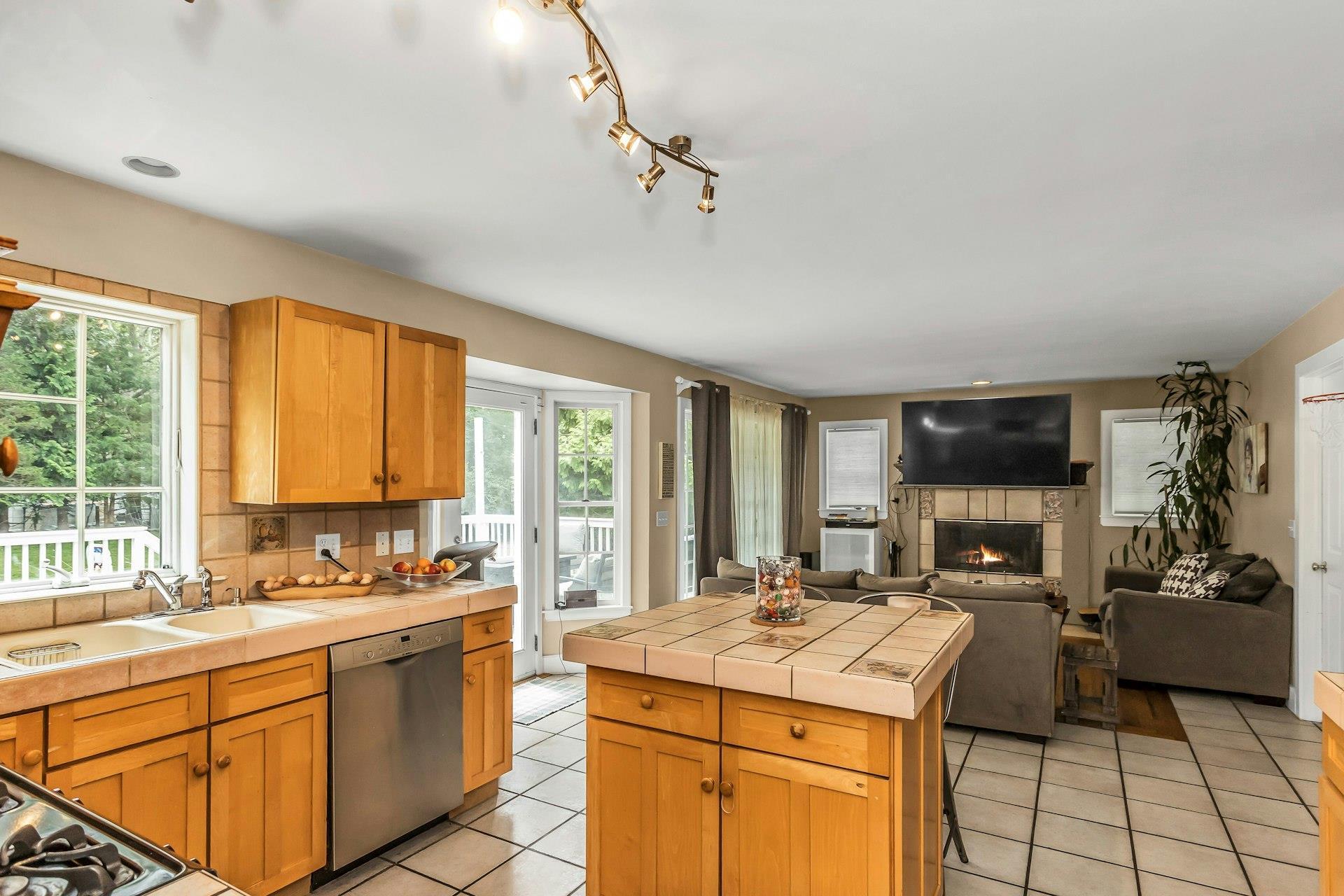 Single Family Squiretown Suffolk County, NY 11946, MLS-888540-11