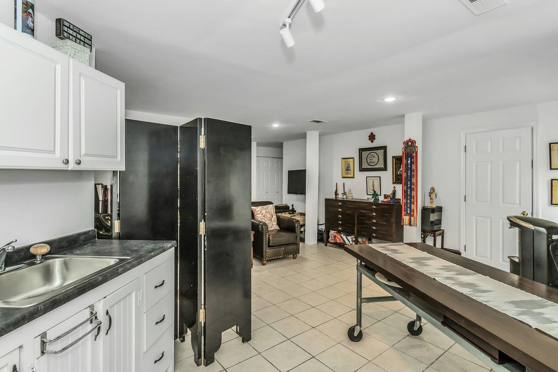 Single Family Squiretown Suffolk County, NY 11946, MLS-888540-28