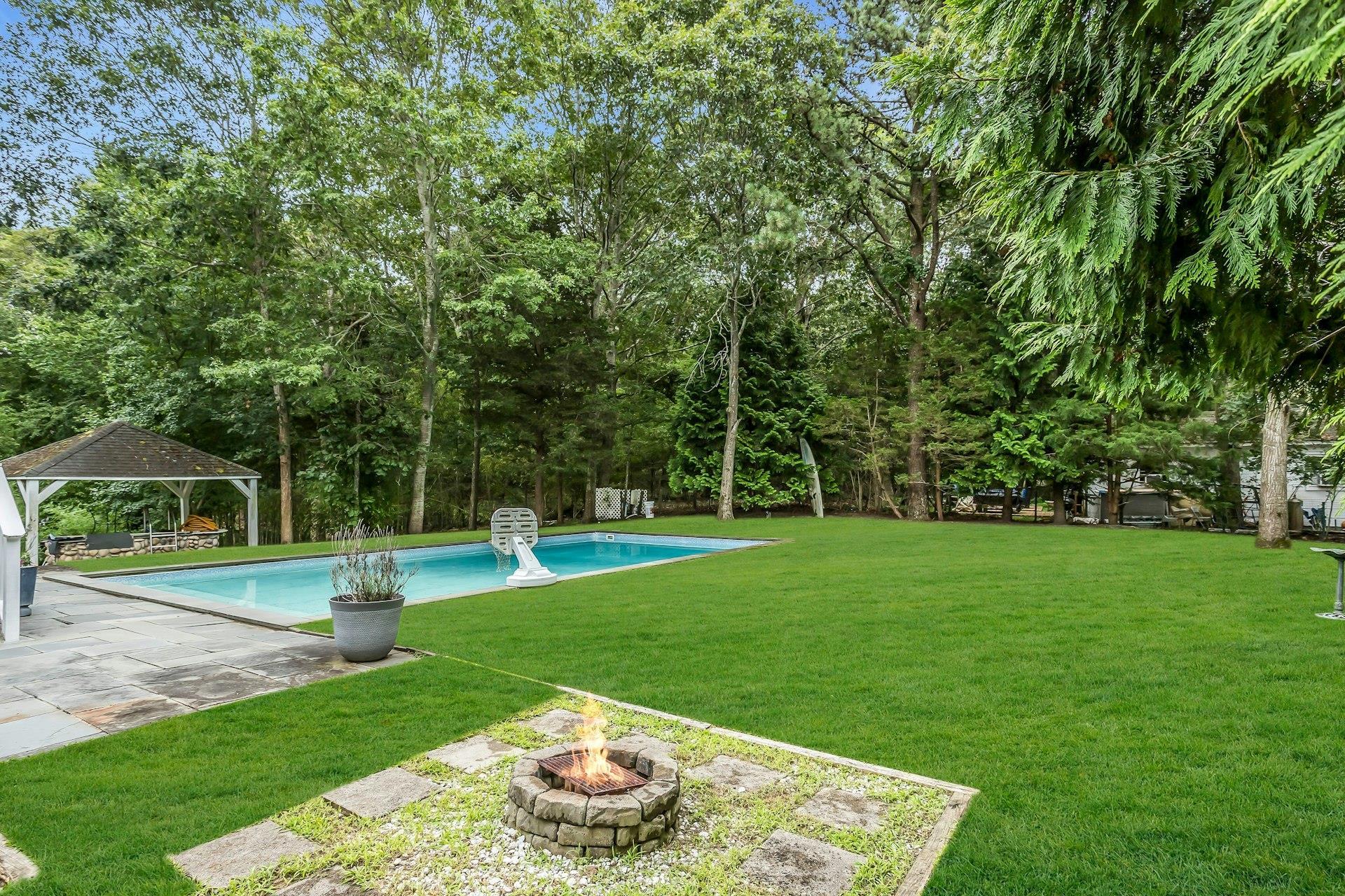 Single Family Squiretown Suffolk County, NY 11946, MLS-888540-36