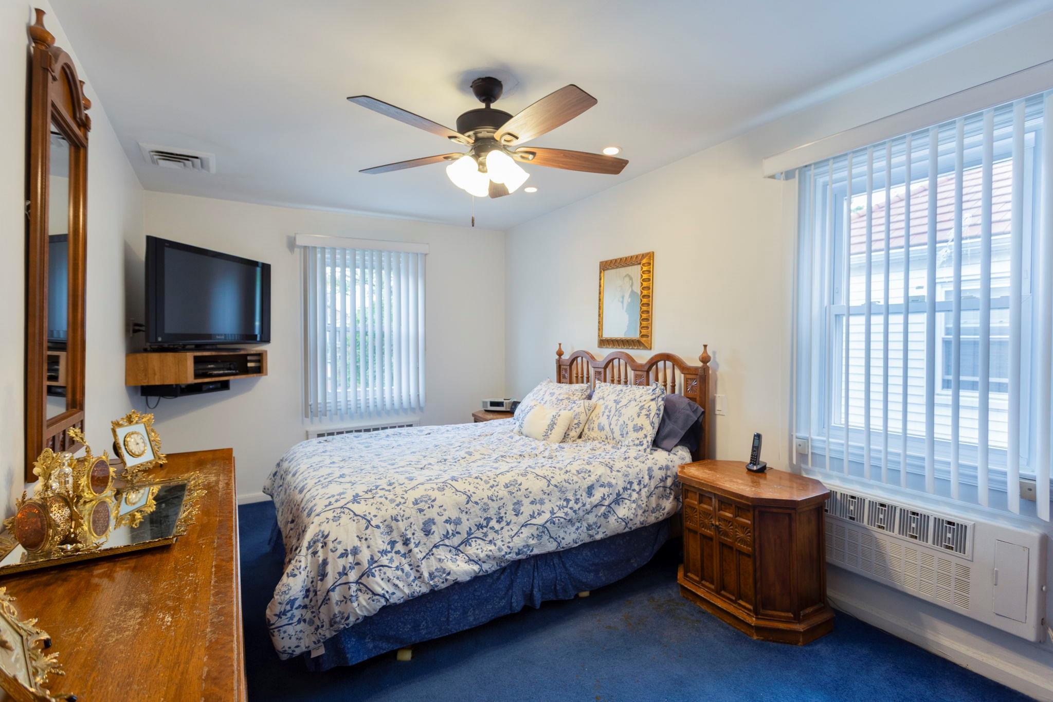 Single Family 212th  Queens, NY 11427, MLS-888545-12
