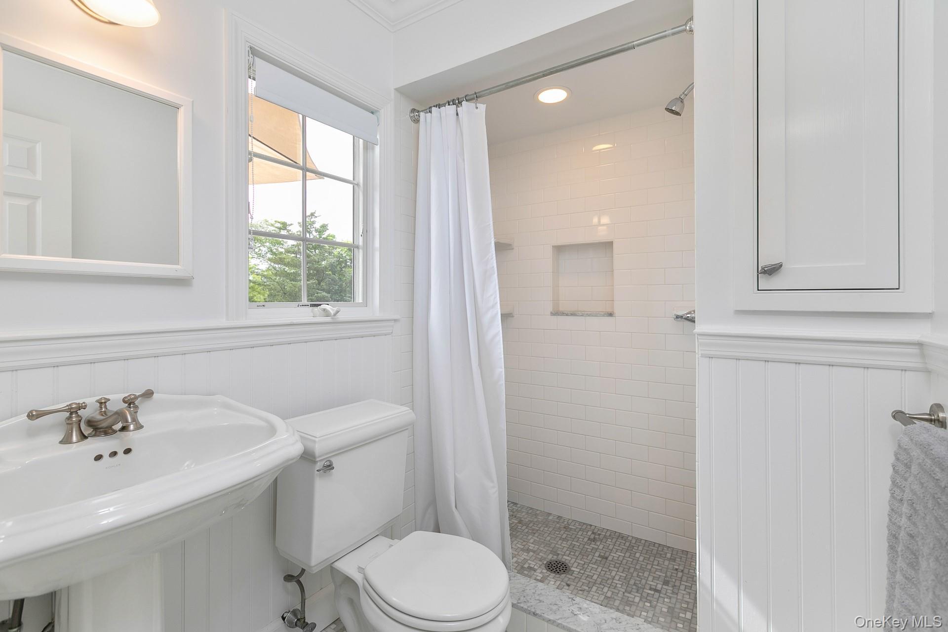 Single Family Halsey Suffolk County, NY 11960, MLS-888563-25