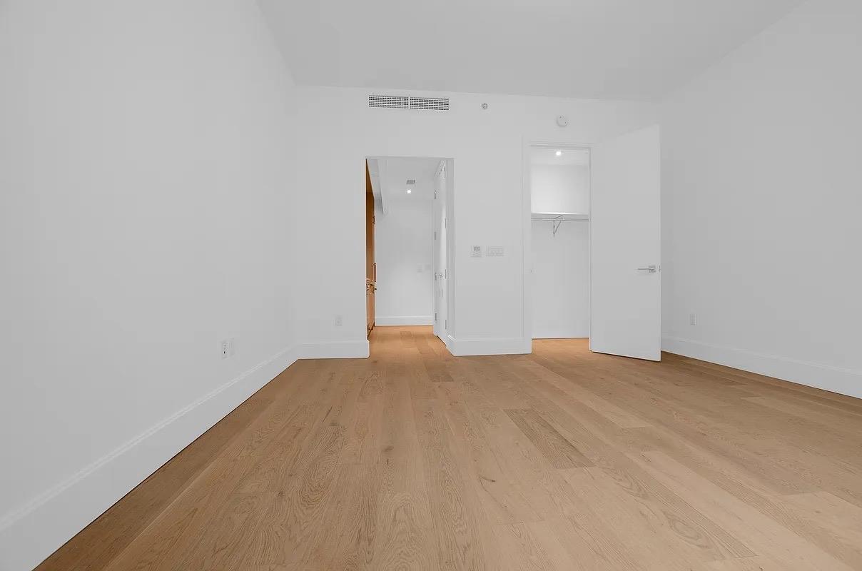 Condo Jackson  Queens, NY 11101, MLS-888565-6