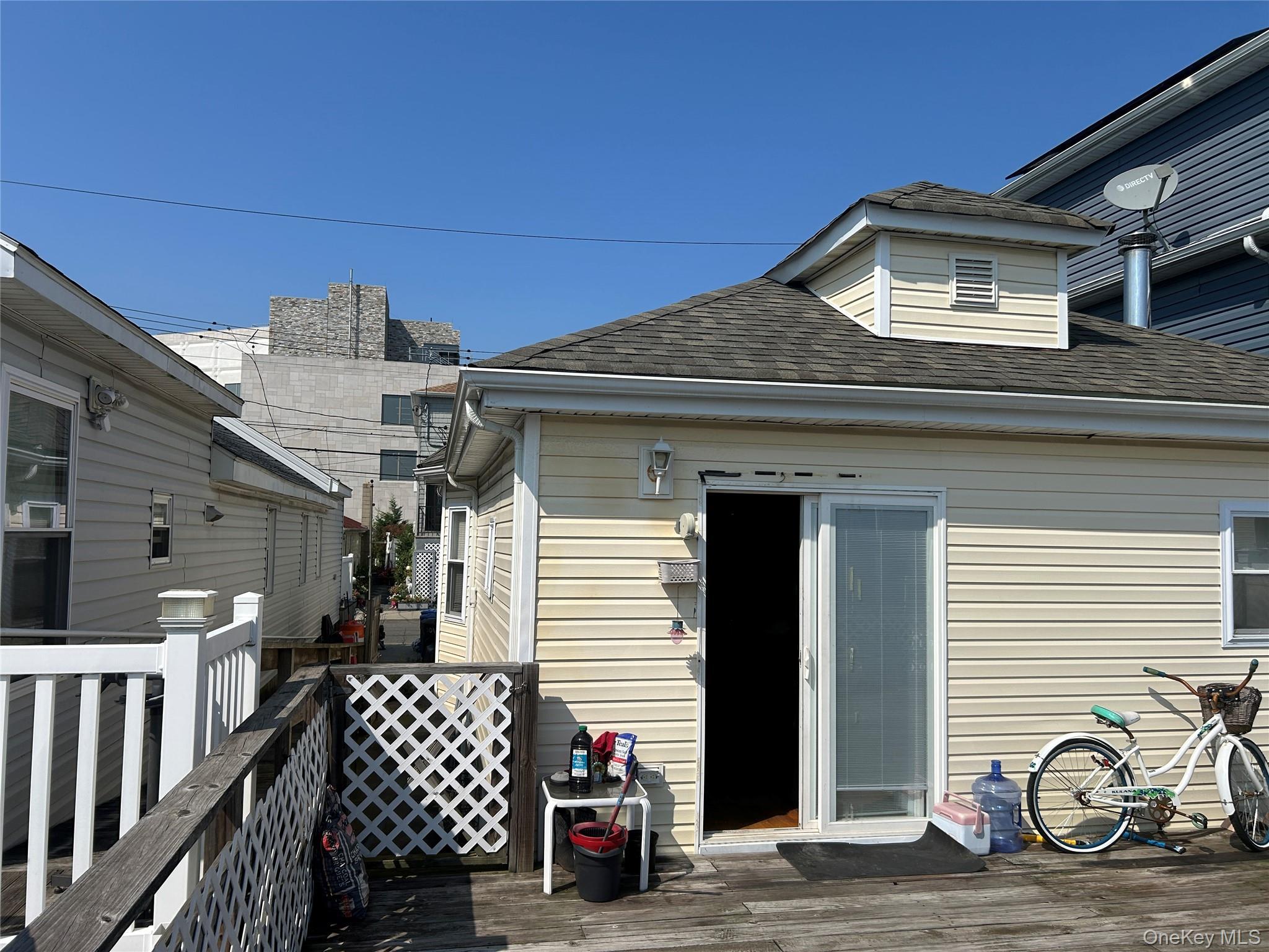 Single Family 10th  Queens, NY 11693, MLS-888573-10