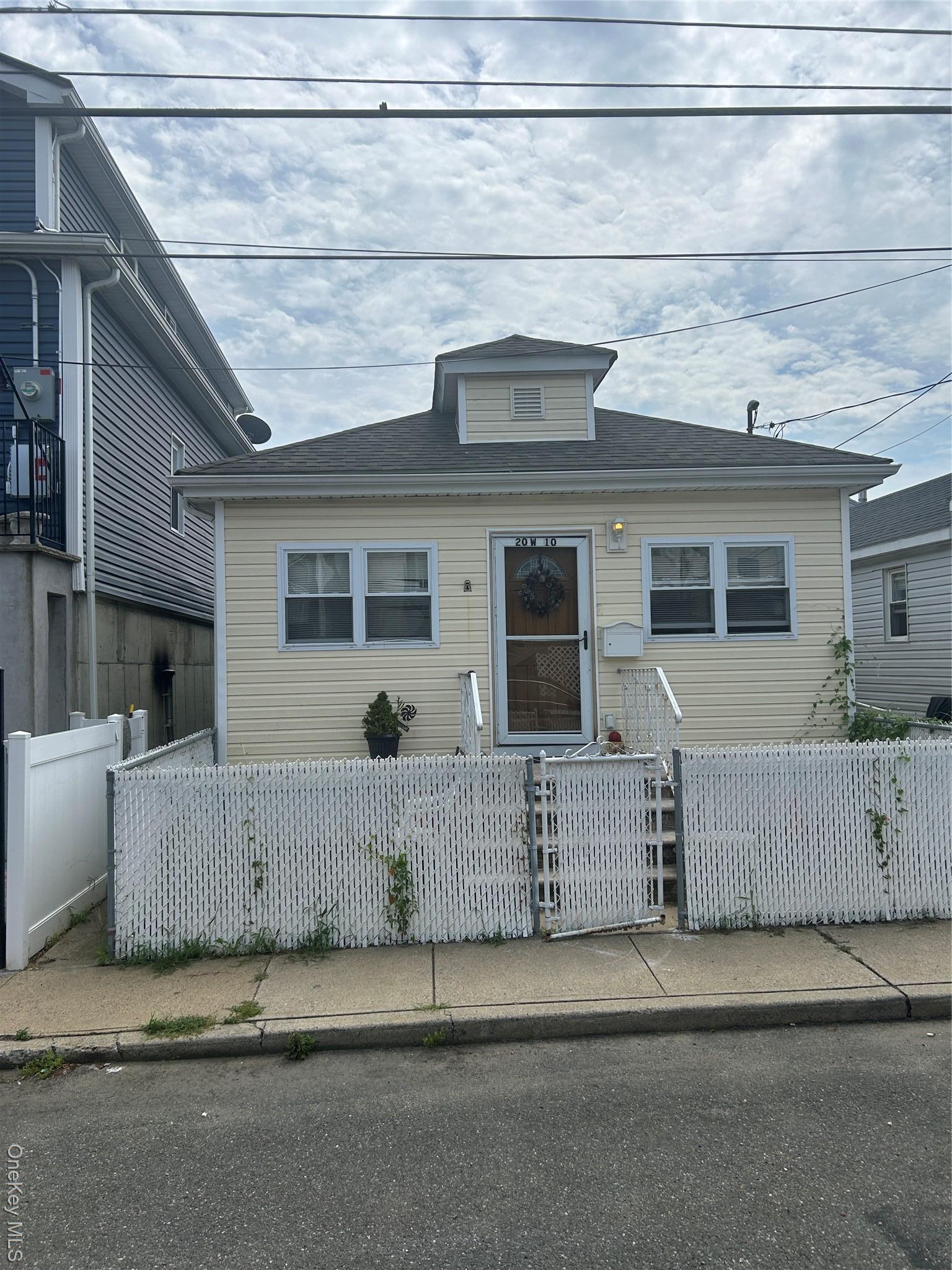 Single Family 10th  Queens, NY 11693, MLS-888573-2