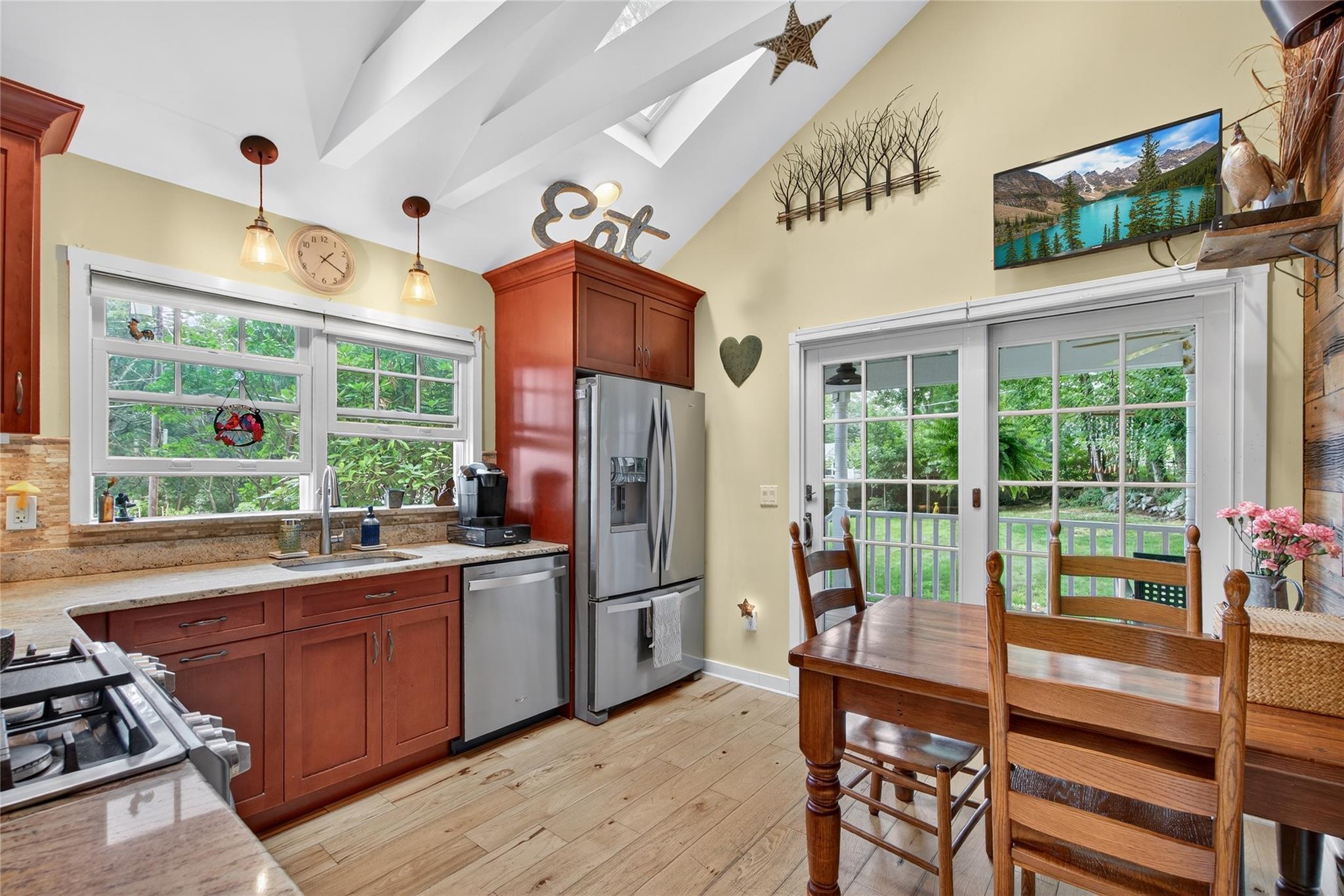 Single Family Mountain View  Putnam County, NY 10579, MLS-888579-16